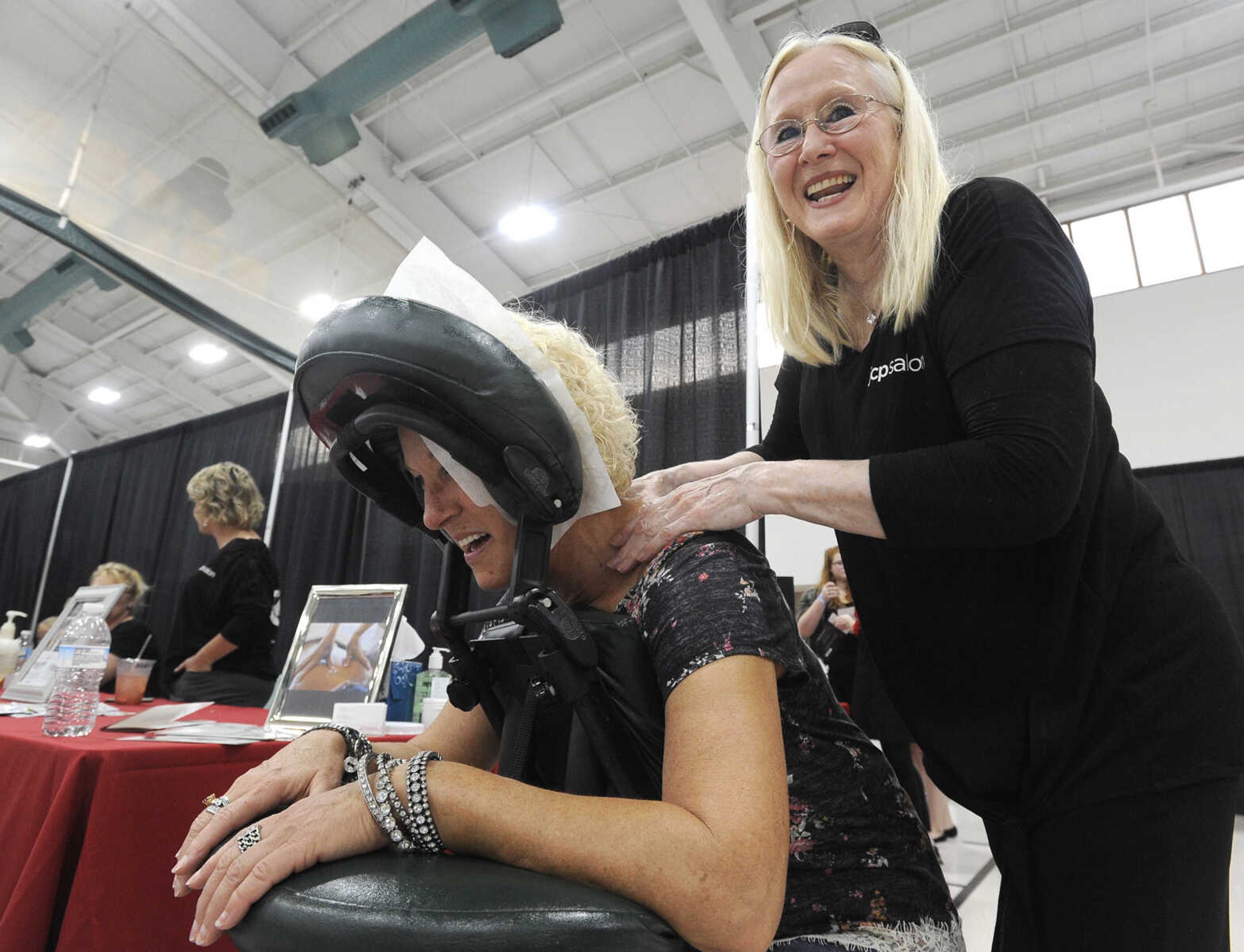 FRED LYNCH ~ flynch@semissourian.com
Mary Henson gets a chair massage from Glenna Pierce on Thursday, May 10, 2018 at the Flourish Ladies Night Out at the Osage Centre.