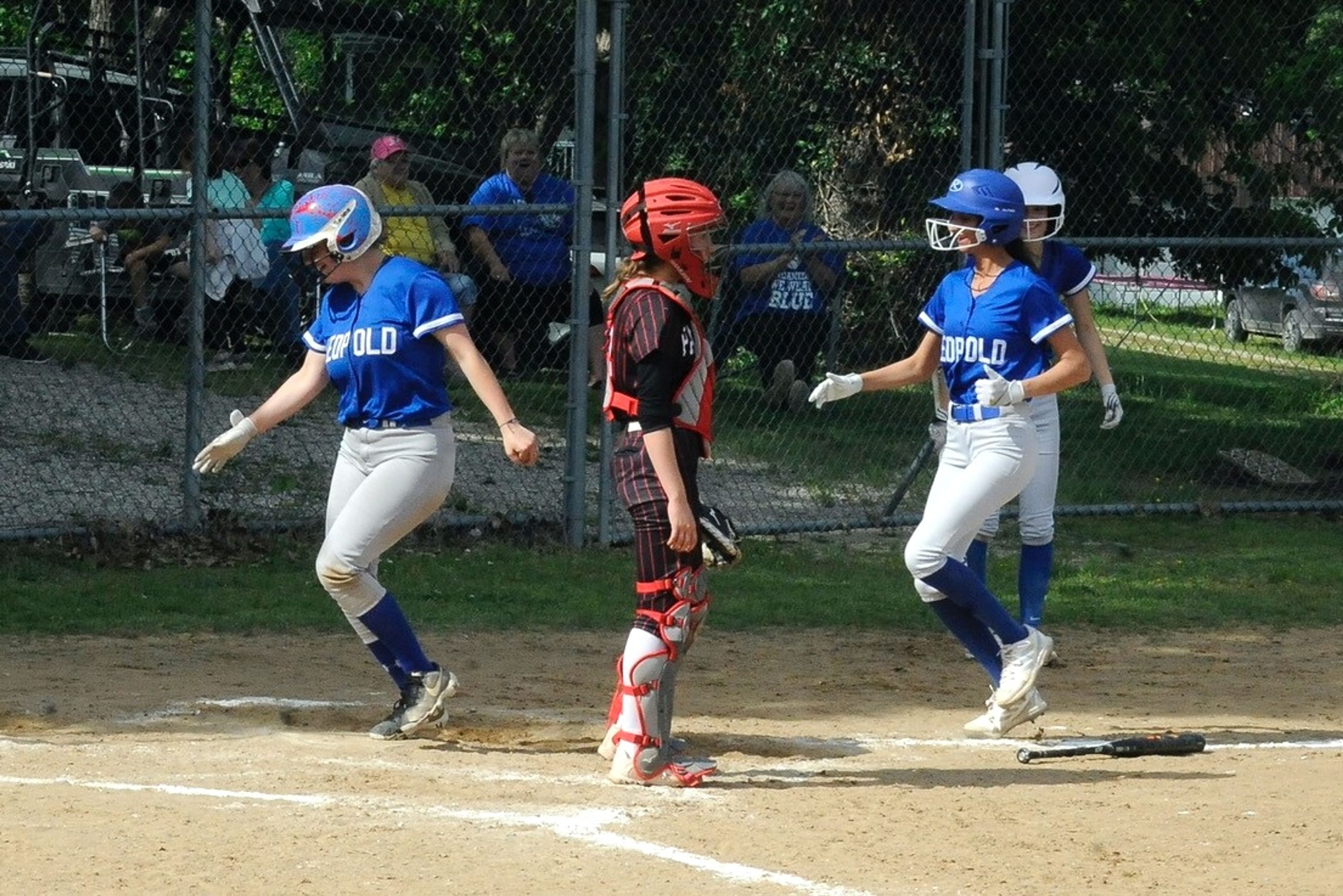 Leopold softball run-rules Meadow Heights, gets set for district tournament