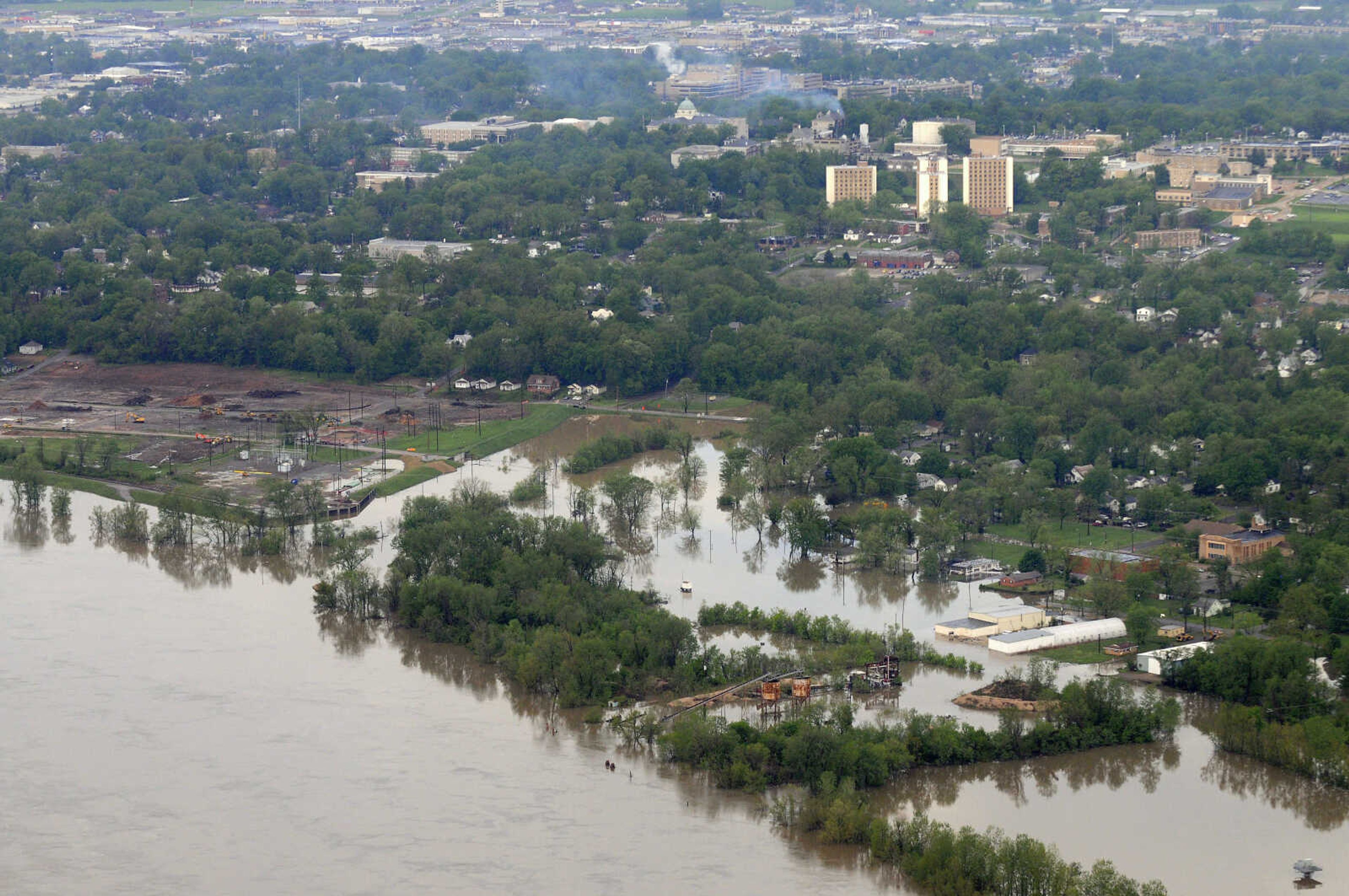 KRISTIN EBERTS ~ keberts@semissourian.com

The Red Star district of Cape Girardeau lies under floodwaters from the Mississippi River on Tuesday, May 3, 2011.