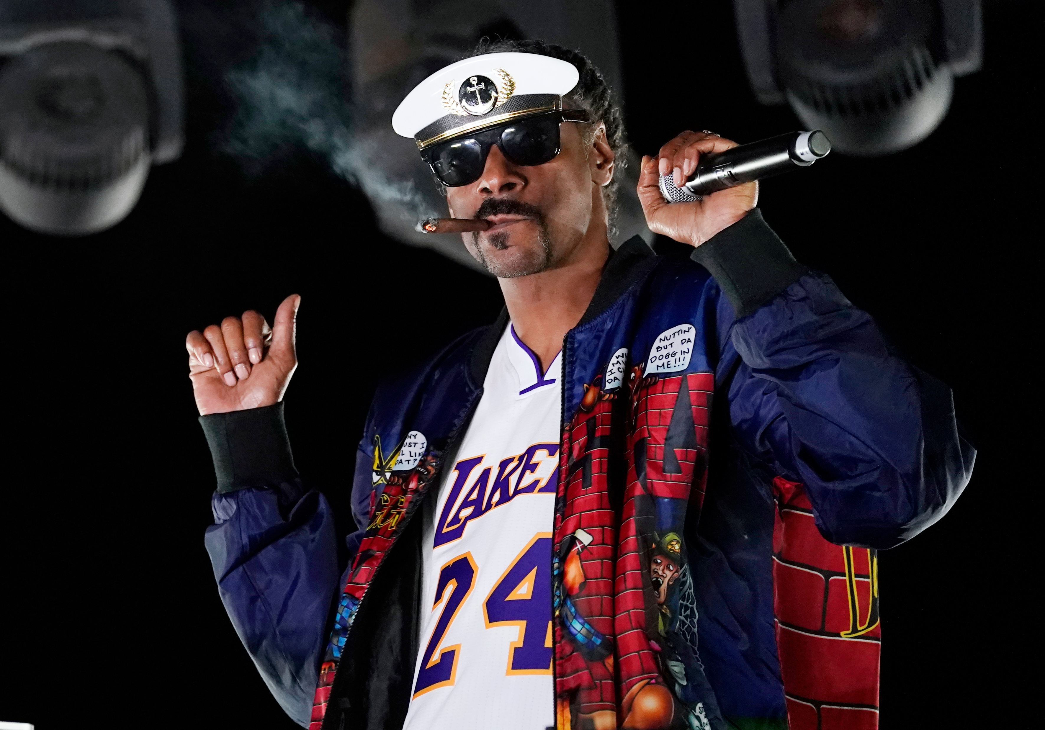 Snoop Dogg brings the VMAs back to Los Angeles as host for S
