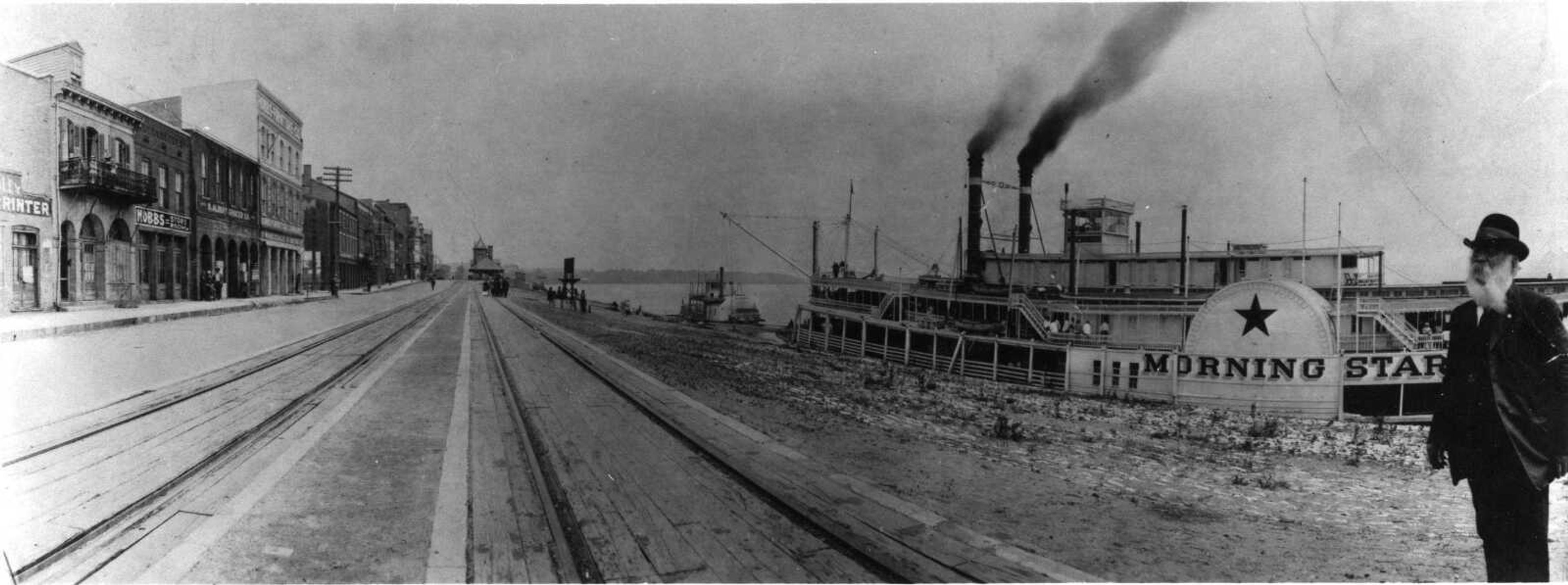 The Morning Star can be seen at right in this circa 1914 photograph. (Photo courtesy of Robert White of Southeast Missouri State University.)