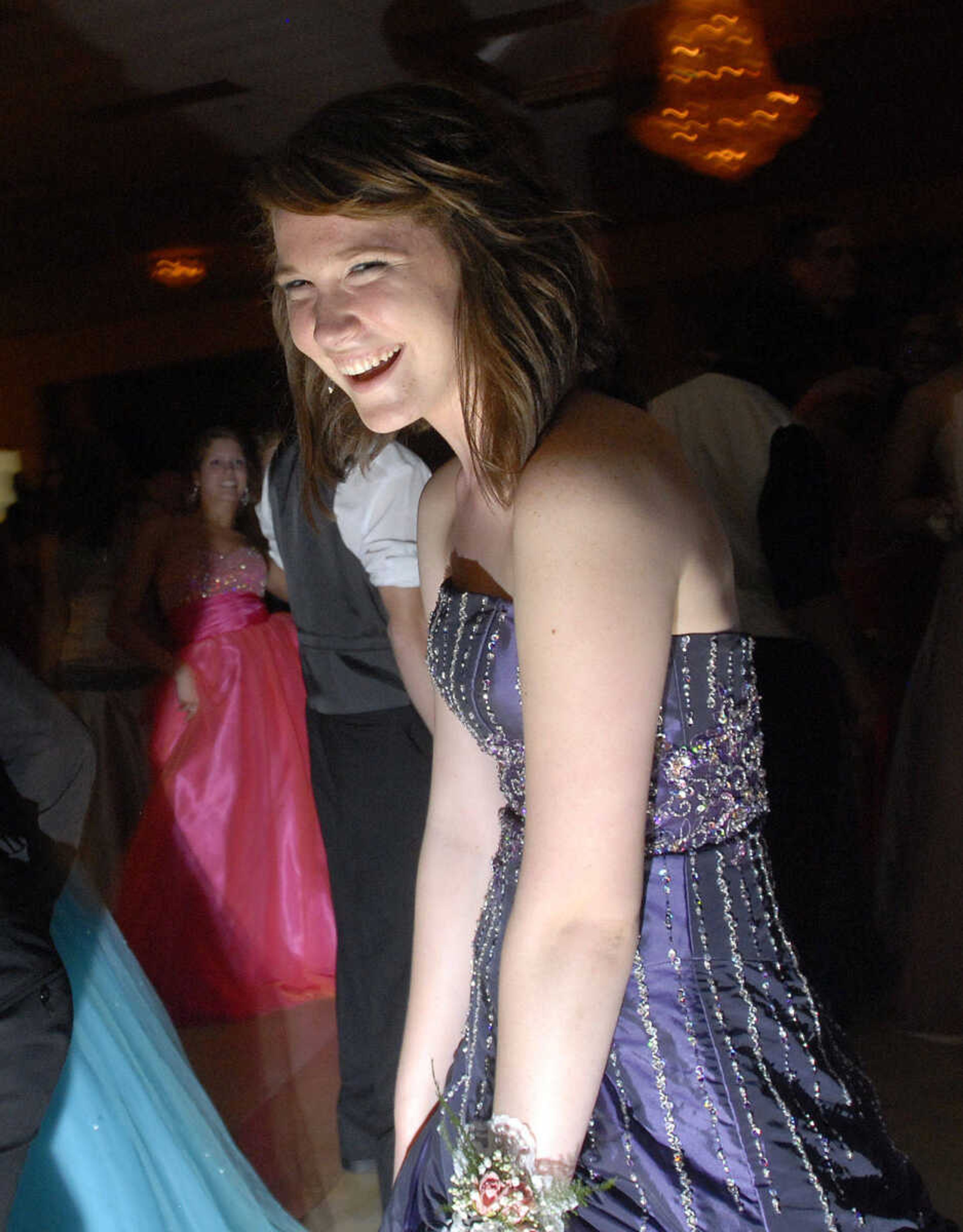 LAURA SIMON~lsimon@semissourian.com
Cape Central High School "Arabian Nights" Prom May 1, 2010.