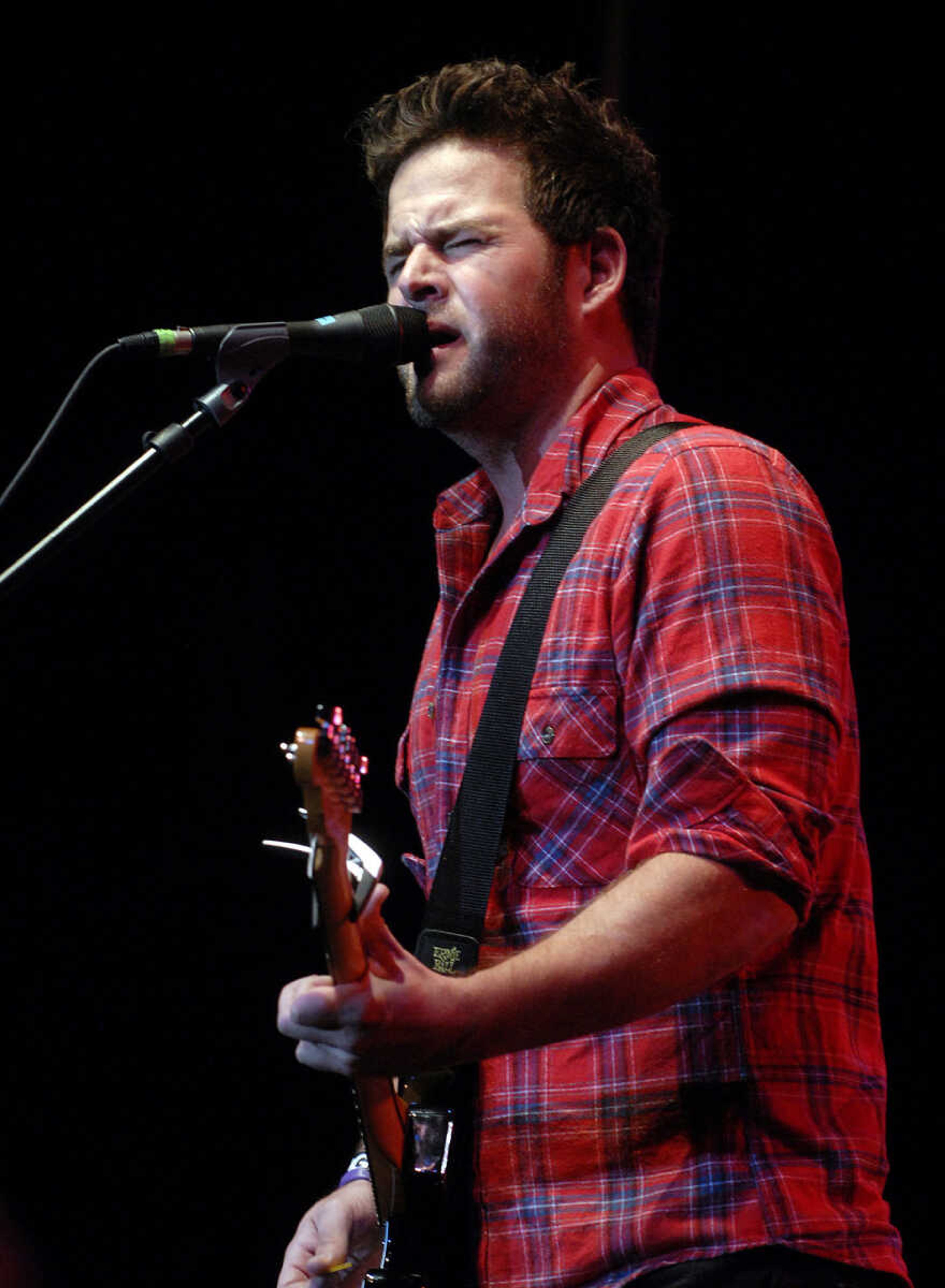 LAURA SIMON ~ lsimon@semissourian.com
Country music singer and Kennett, Mo. native David Nail performs in the grandstand Saturday, September 17, 2011 during the final day of the SEMO District Fair at Arena Park in Cape Girardeau.