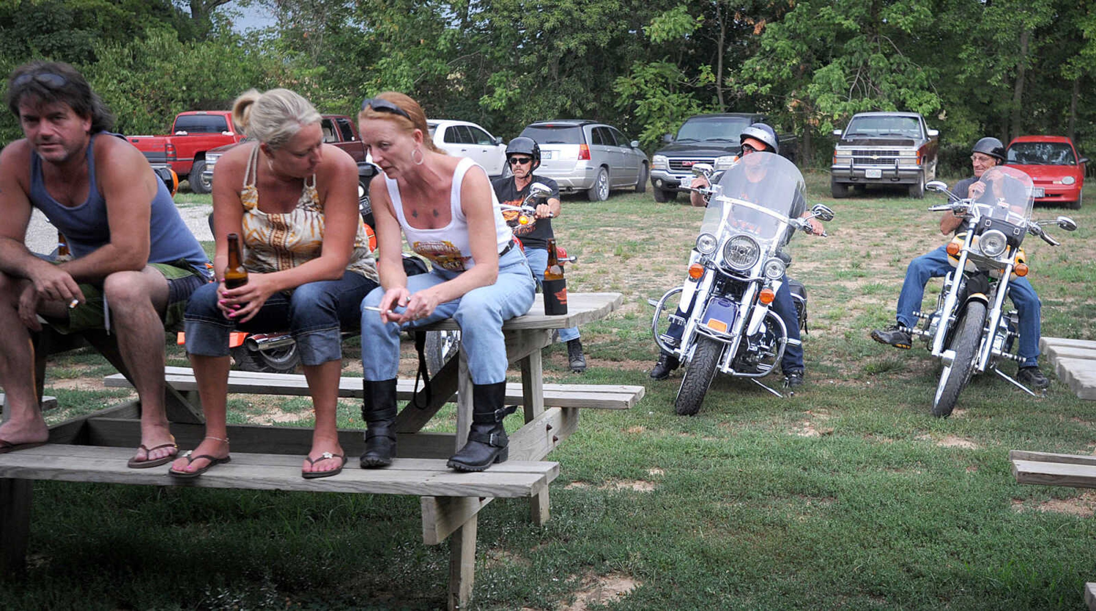 LAURA SIMON ~ lsimon@semissourian.com
Guests enjoy music from the Backstreet Cruisers Sunday, July 8, 2012 at the Bayou Bar & Grill in Pocahontas, Mo. The St. Louis based band performs music from the 1950's and 60's.