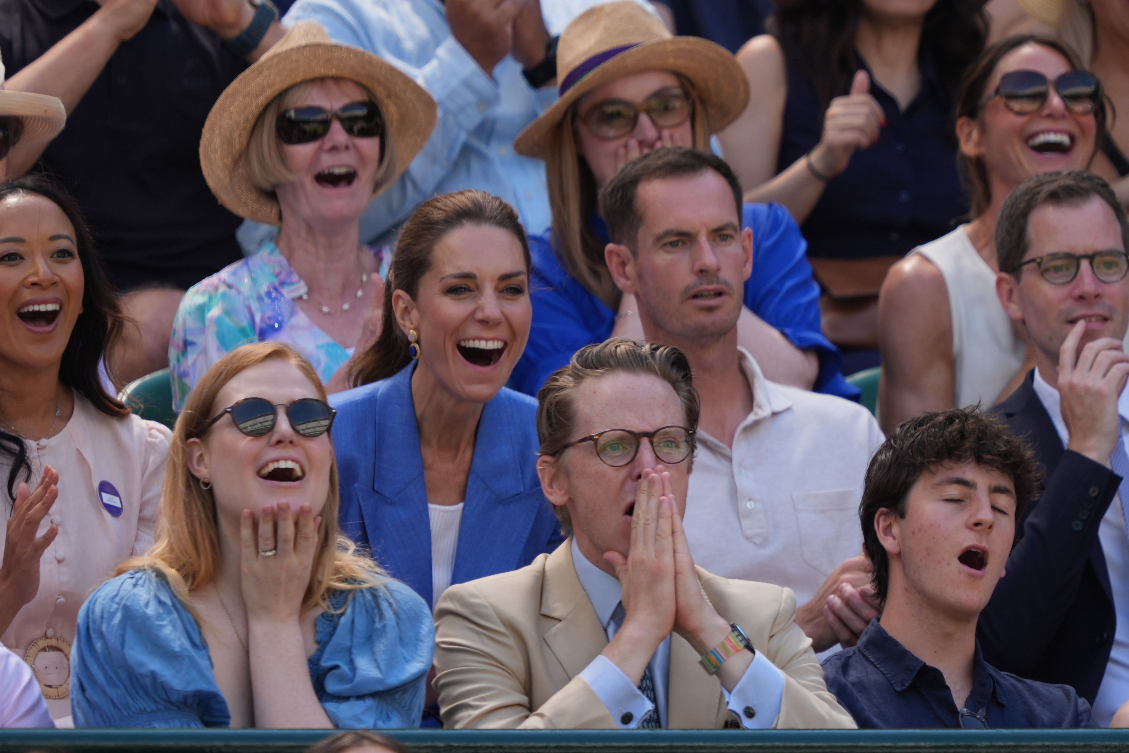 Princess Kate greets fans at Wimbledon and sits next to Andy...