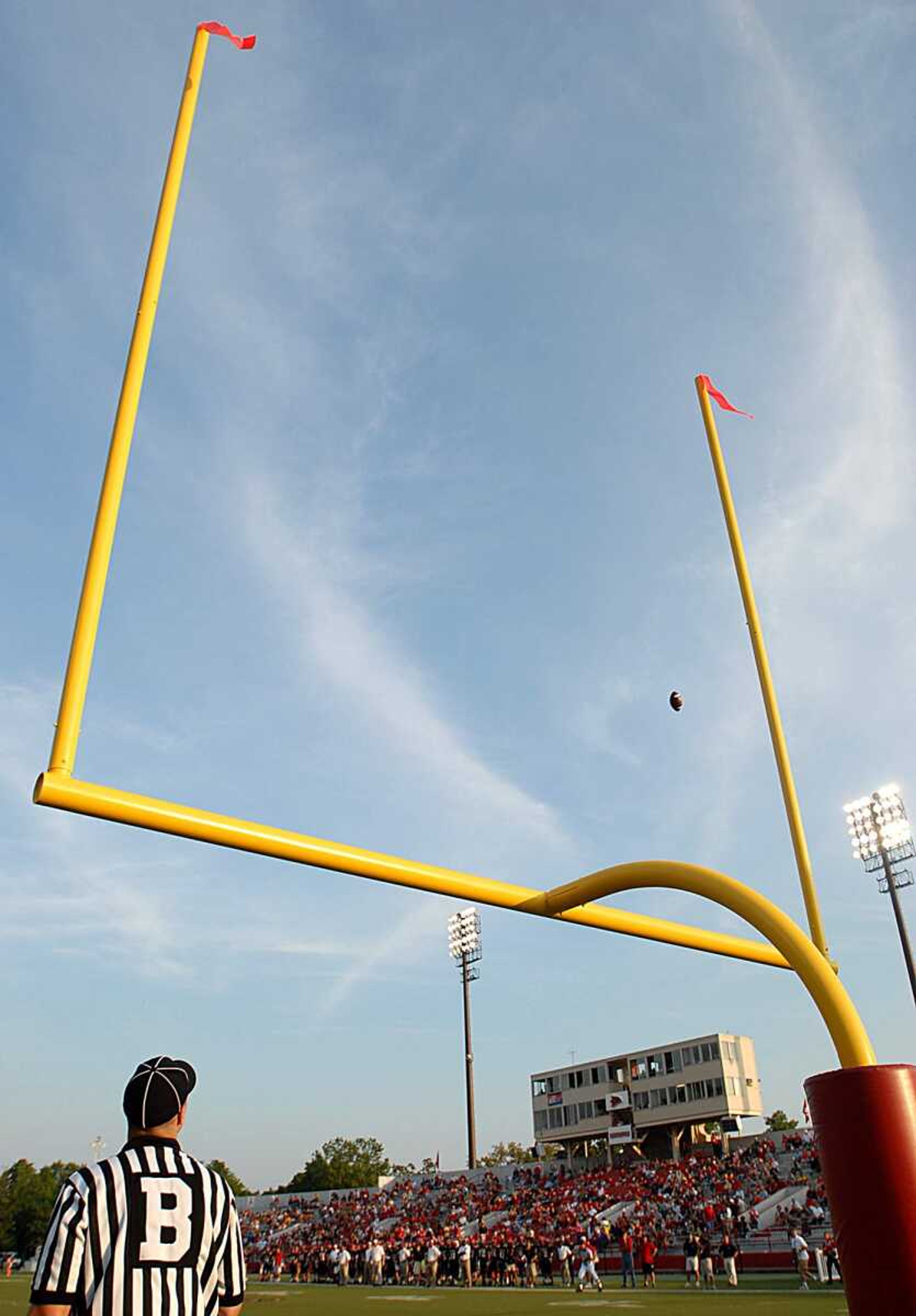 AARON EISEHAUER ~ aeisenhauer@semissourian.com
A field goal attempt by Southeast goes wide in the first half.