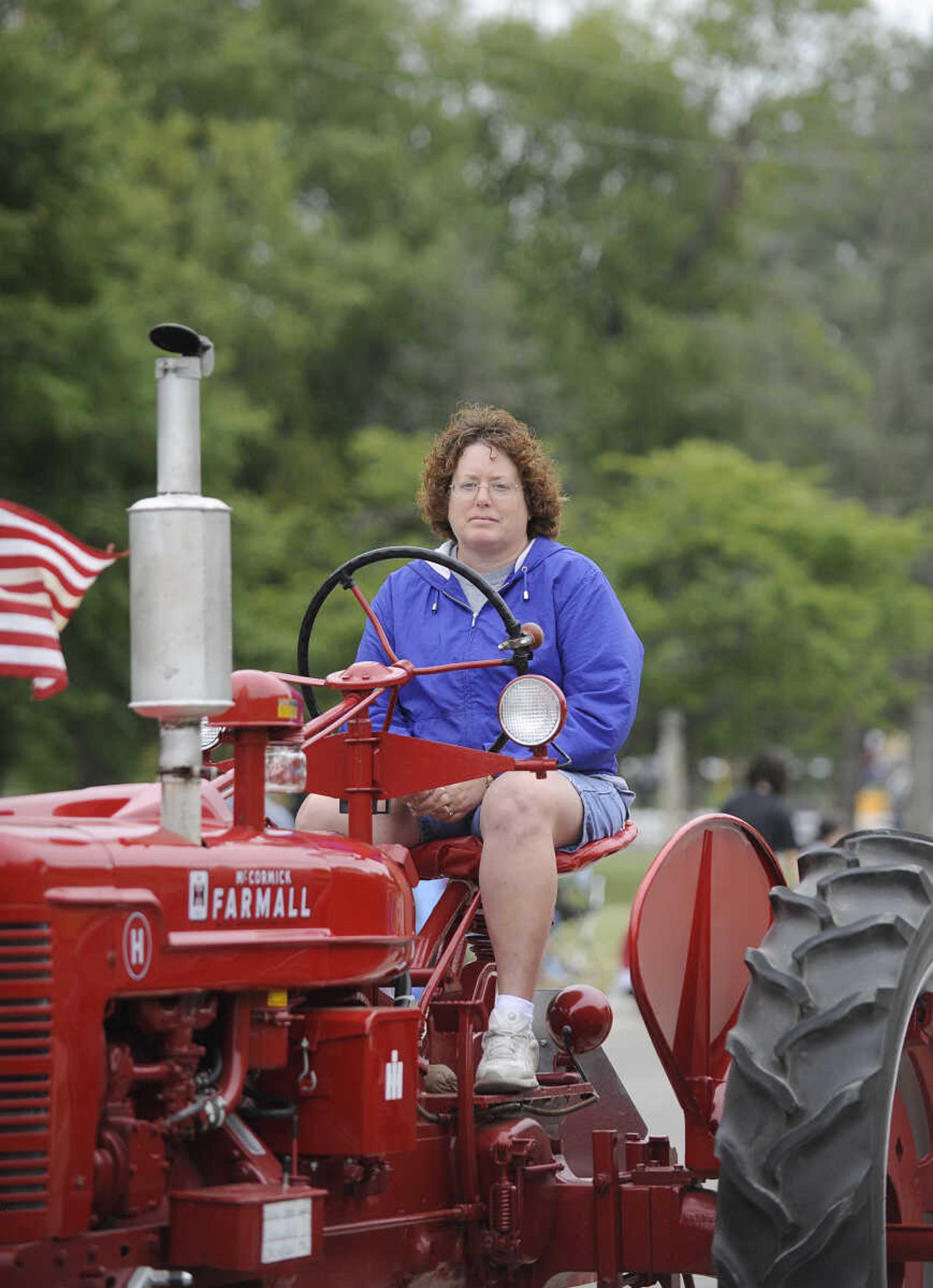 GLENN LANDBERG ~ glandberg@semissourian.com

The SEMO District Fair Parade heads down Broadway after starting in Capaha Park Saturday morning, Sept. 6, 2014, in Cape Girardeau. The parade ended at Arena Park where the 159th annual SEMO District Fair is being held.