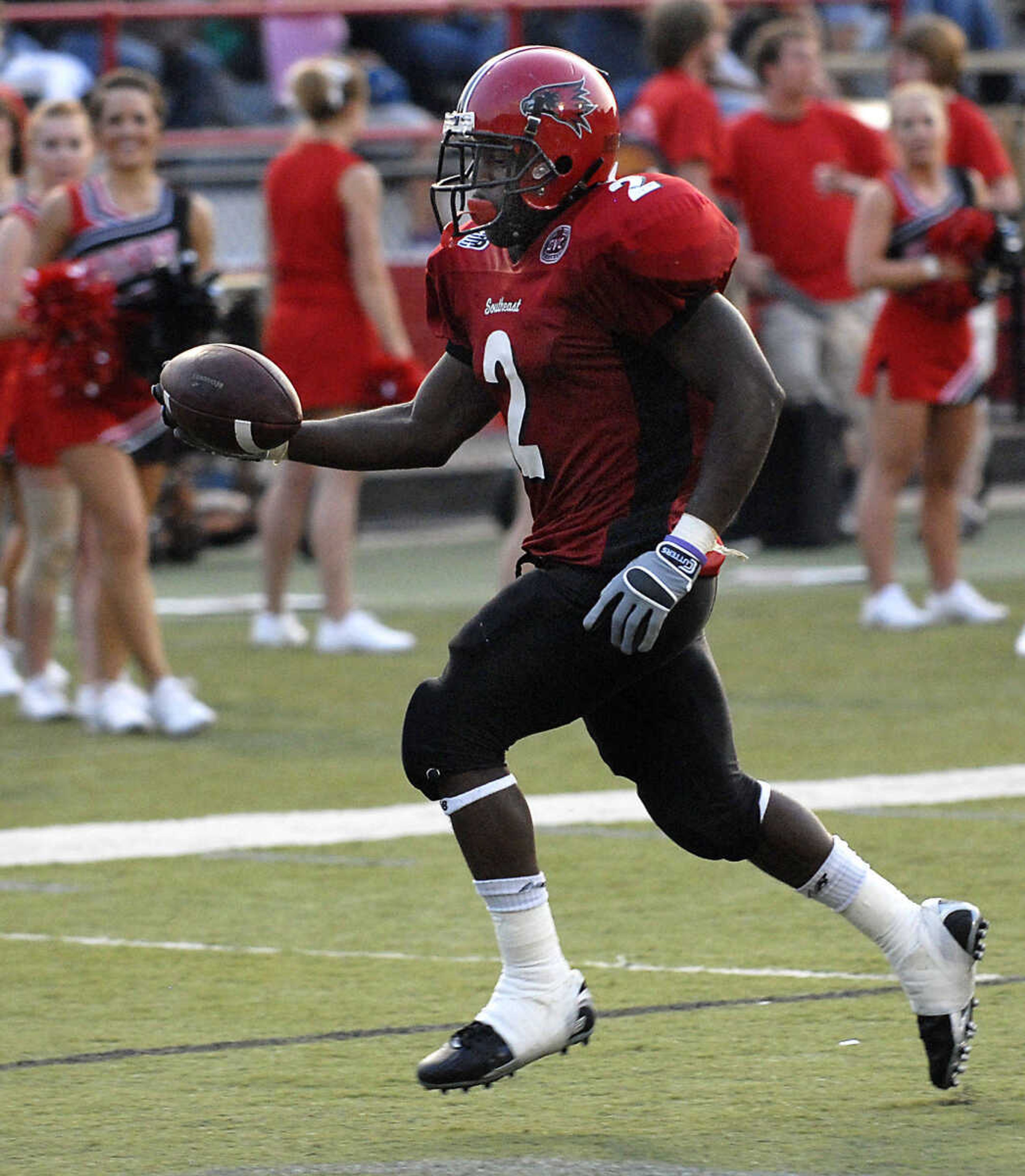 KIT DOYLE ~ kdoyle@semissourian.com
Running back Henry Harris struts into the end zone for a touchdown Thursday, September 3, 2009, in the season opener at Houck Stadium.