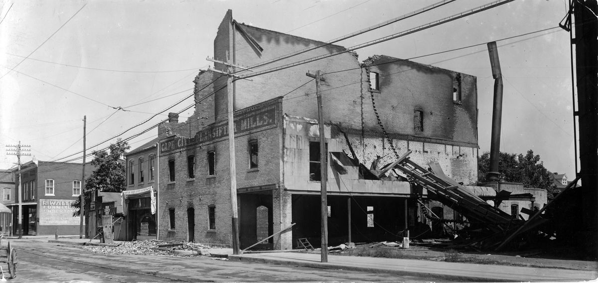 From the Morgue: 1914 inferno destroys Broadway flour mill