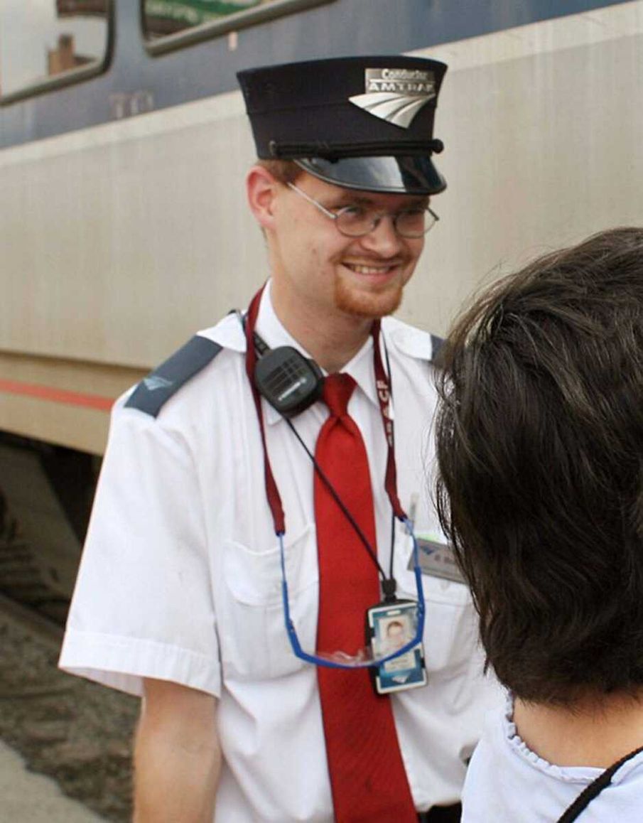 NTSB Amtrak engineer wasn't on cellphone