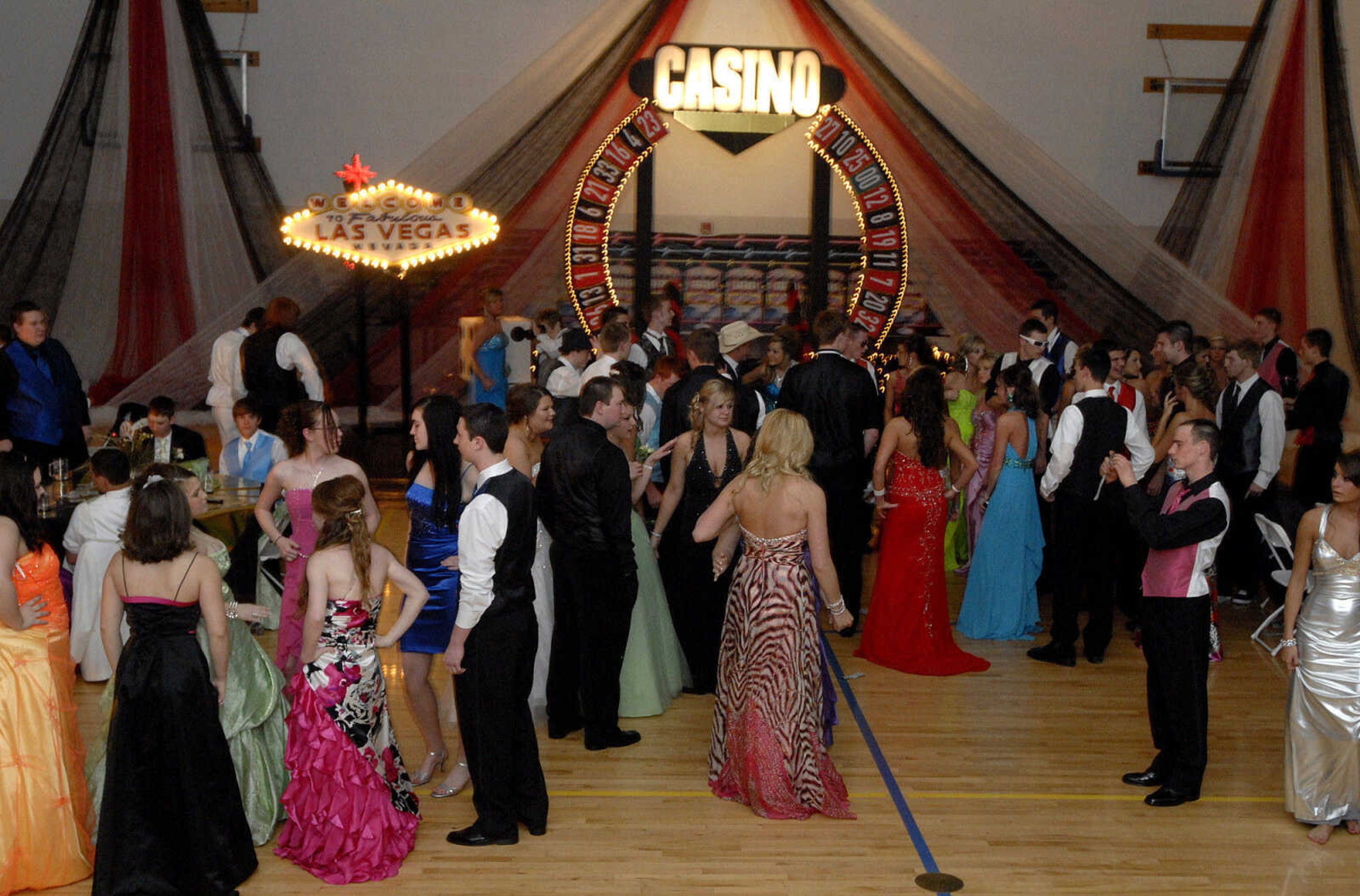 LAURA SIMON~lsimon@semissourian.com
Oran High School "Casino Night" prom Saturday, April 2, 2011 in Oran.