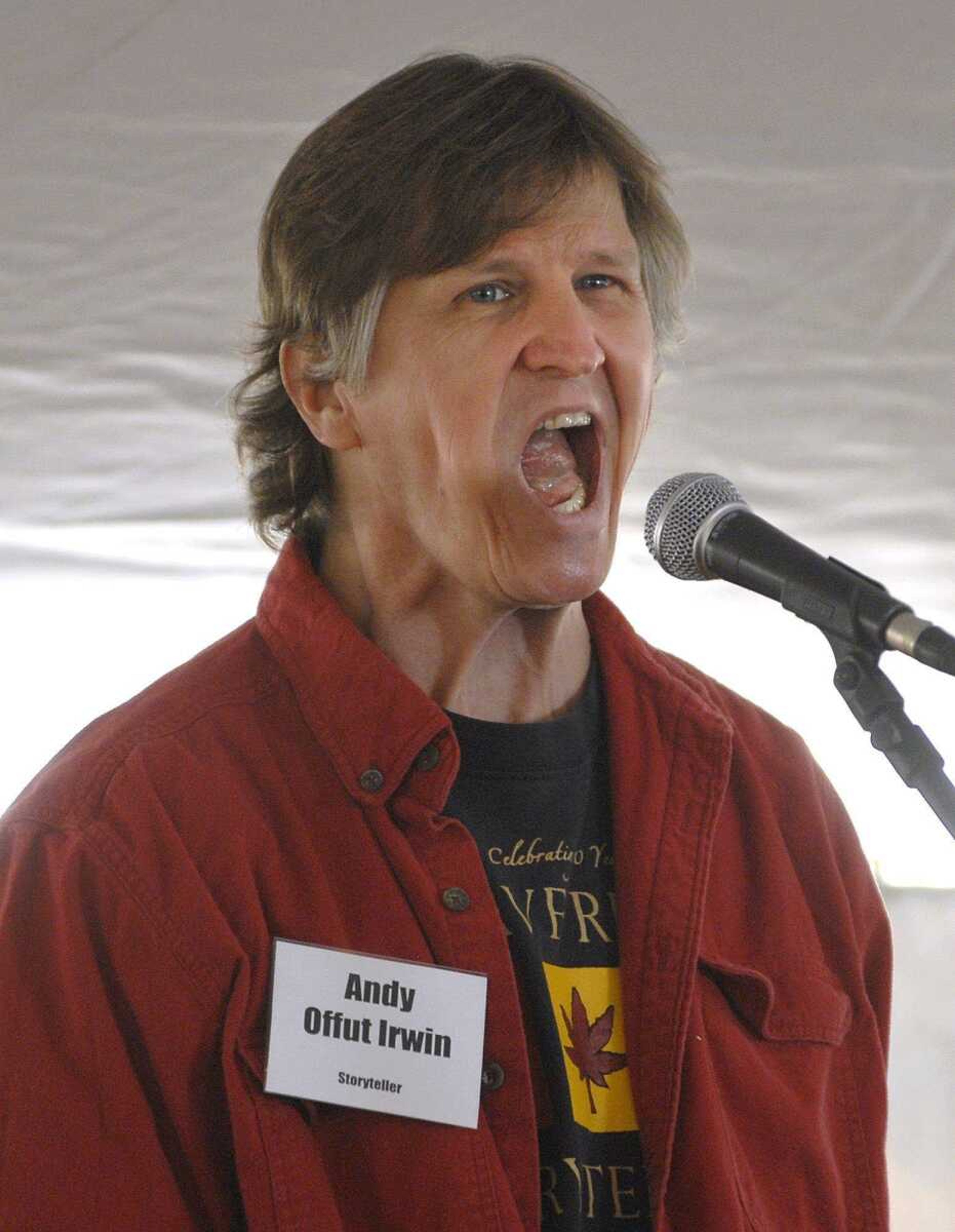 Andy Offutt Irwin tells a tongue-in-cheek story Saturday at the Cape Girardeau Storytelling Festival. (Fred Lynch)