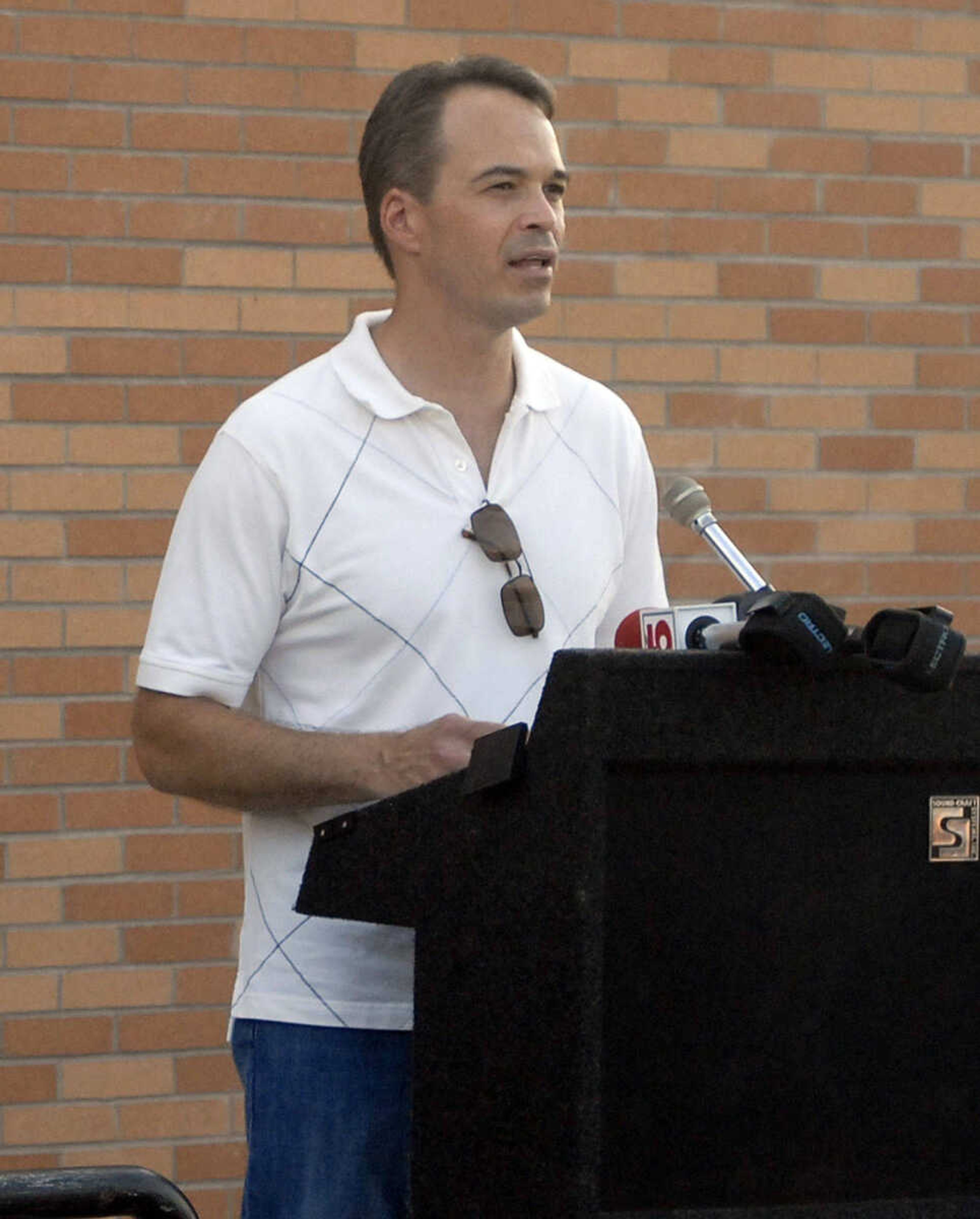 LAURA SIMON~lsimon@semissourian.com
Pastor Craig Bodenschatz leads friends and family of Jacque Sue Waller in prayer Thursday, June 9, 2011 during a prayer service for Waller at Farmington High School. Waller, a 39-year-old mother of three, has been missing since June 1, 2011.