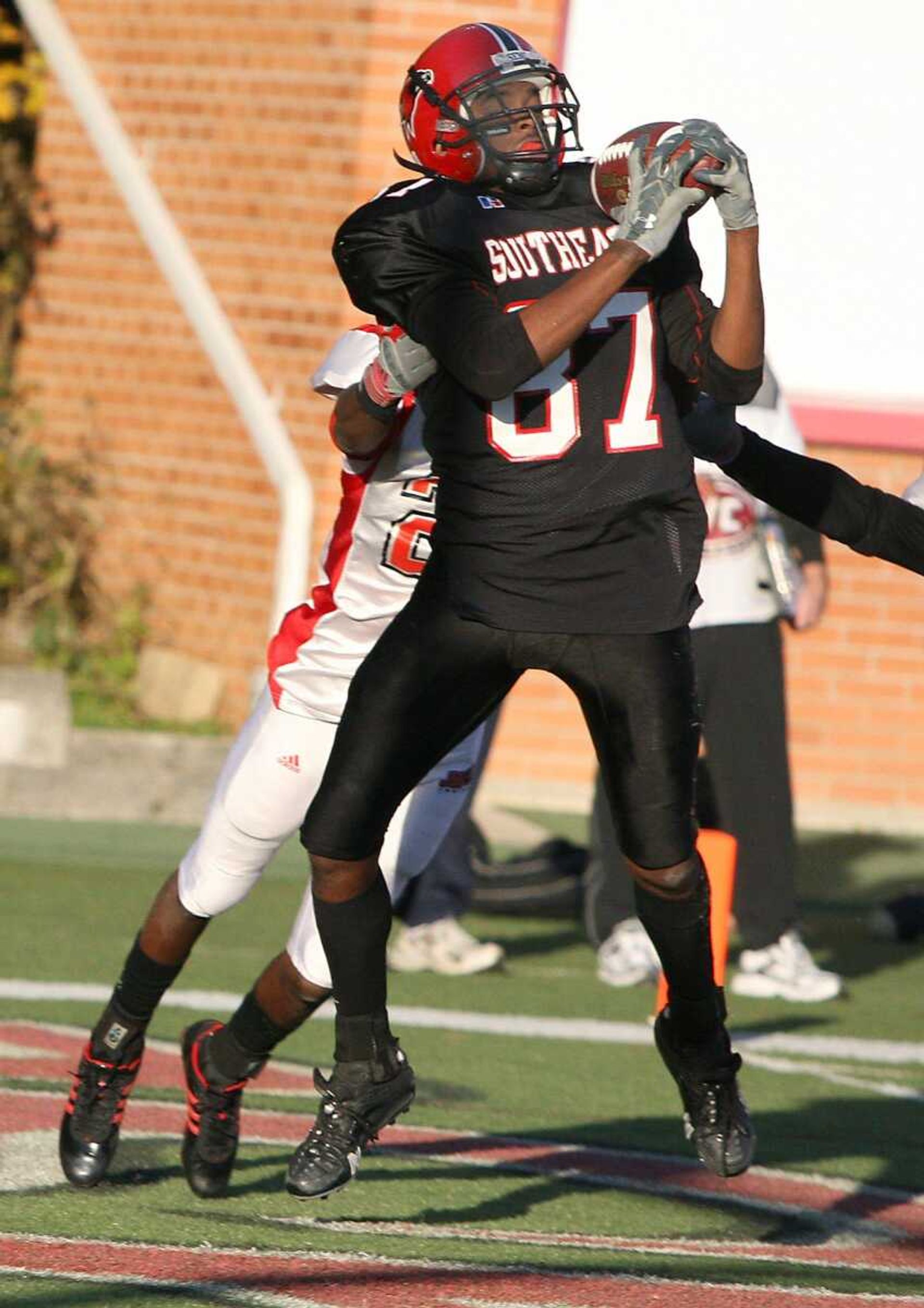 Southeast freshman Miles Edwards hauled in a touchdown pass during Saturday's game. (MIKE WILLIAMSON ~ Special to the Southeast Missourian)