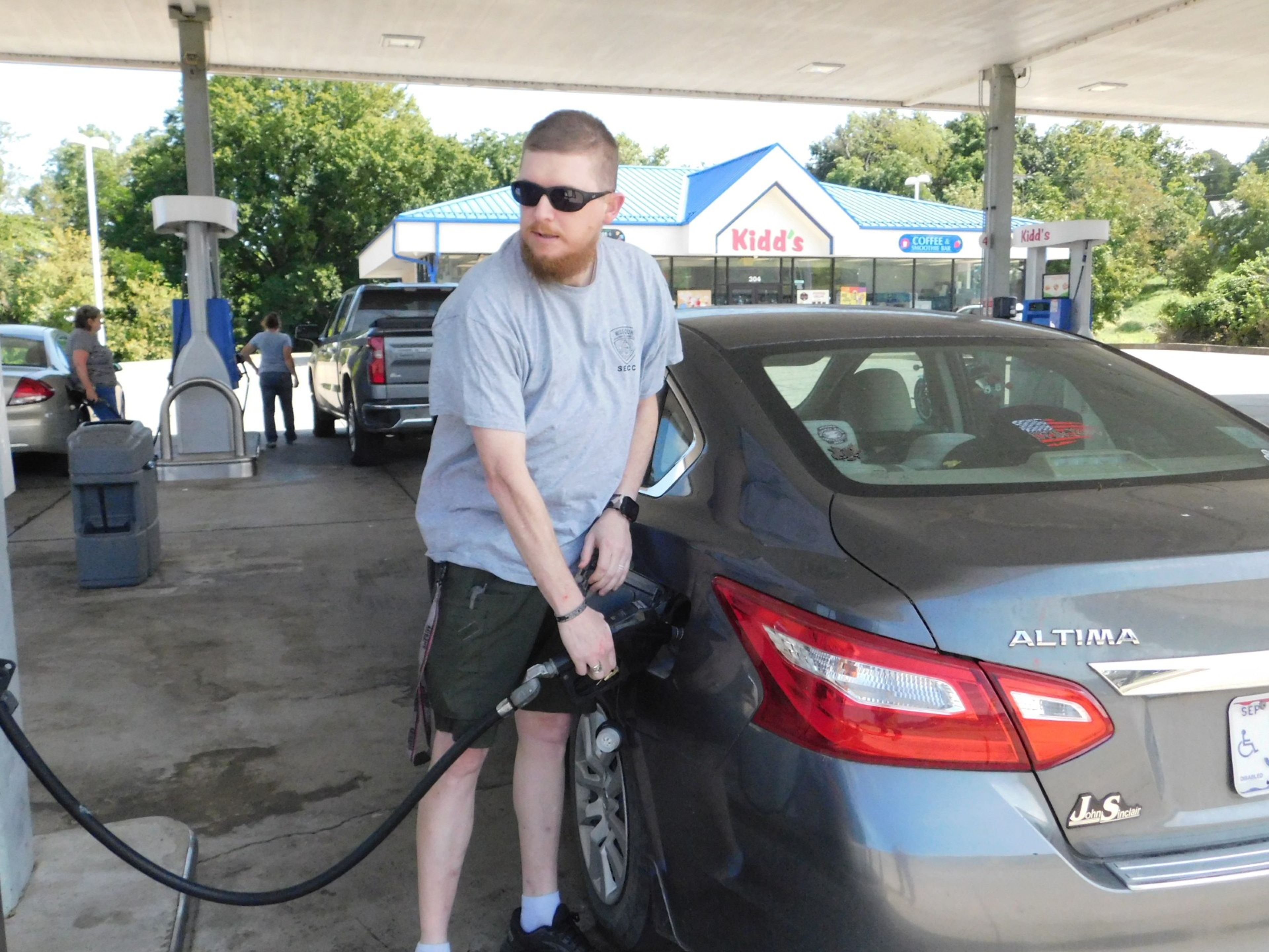 Jackson resident Jon Wade pumps gasoline Friday, Aug. 16, at Kidd’s gas station, 304 E. Jackson Blvd. in Jackson. Prices were down slightly across much of the country, but in Jackson they remained largely the same week to week.