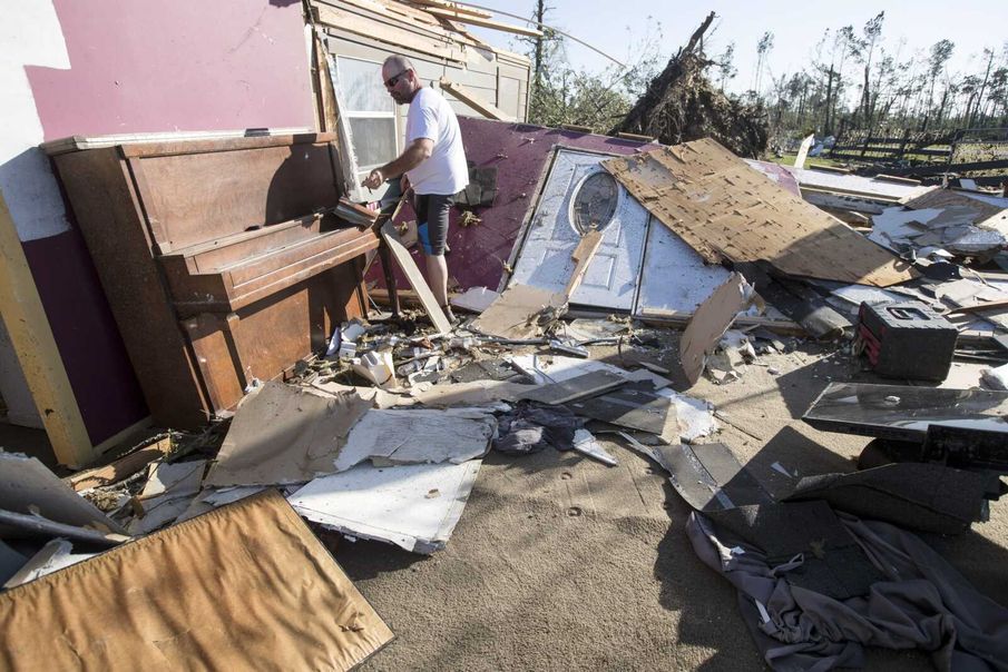 At least 7 dead as storms hit Oklahoma, Texas and Louisiana