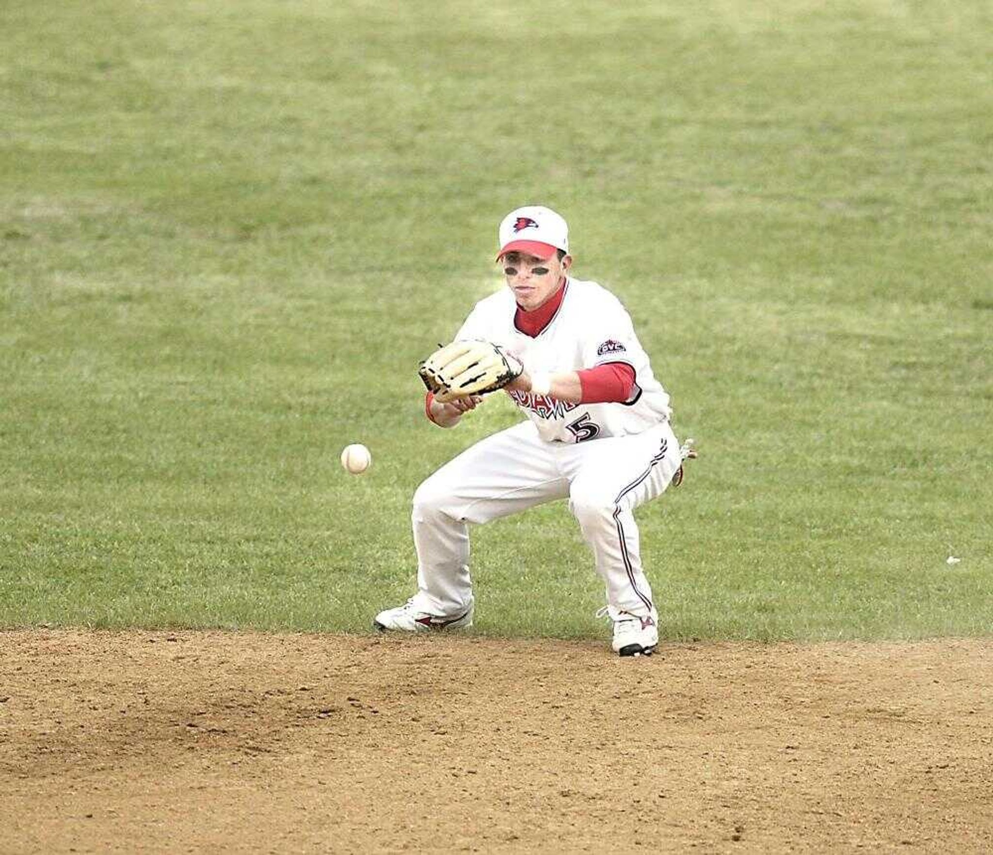 Southeast Missouri State second baseman Omar Padilla fields a grounder during the Redhawks' 7-2 loss to the Salukis at Capaha Park on Tuesday, April 10, 2007.  The Redhawks committed four errors. (Kit Doyle)