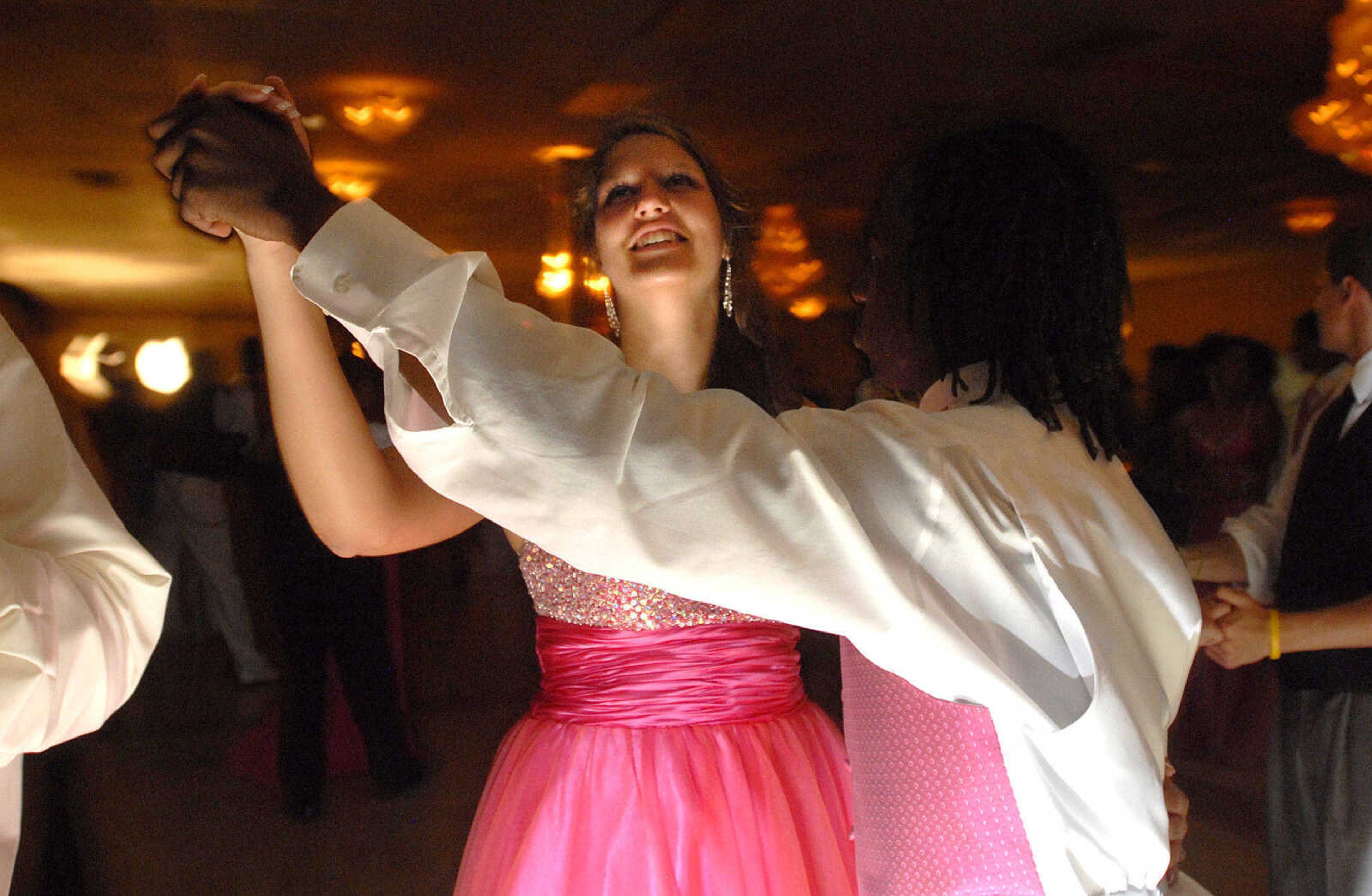 LAURA SIMON~lsimon@semissourian.com
Cape Central High School "Arabian Nights" Prom May 1, 2010.