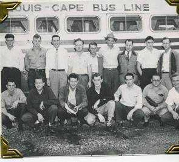 Draftees from Cape Girardeau prepared to leave for St.Louis in September 1950 during the Korean War.