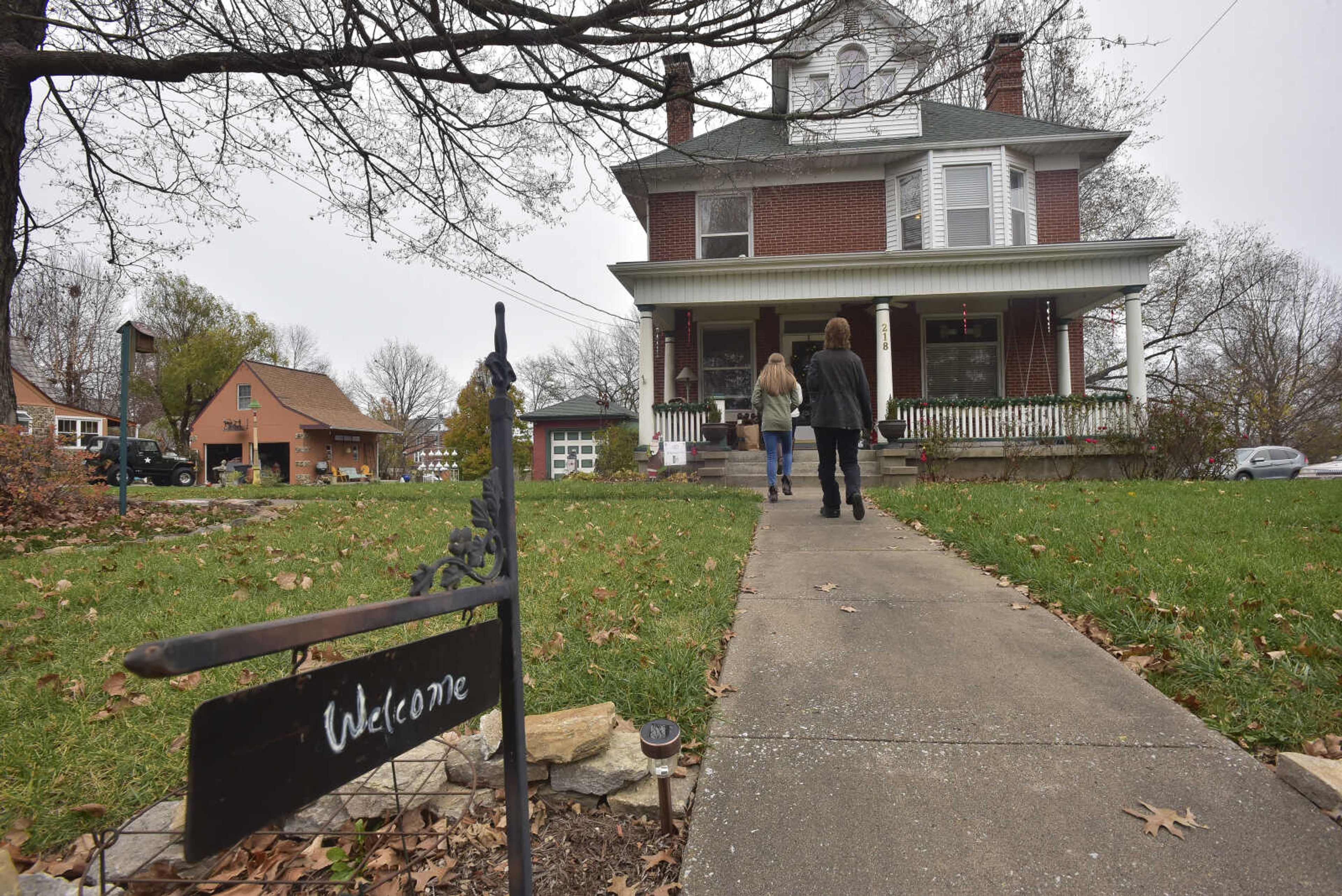 ANDREW J. WHITAKER ~ awhitaker@semissourian.com
A view of the Ed and Donna Groves during the 29th annual LFCS Holiday Home Tour Saturday, Dec. 3, 2016 in Cape Girardeau.