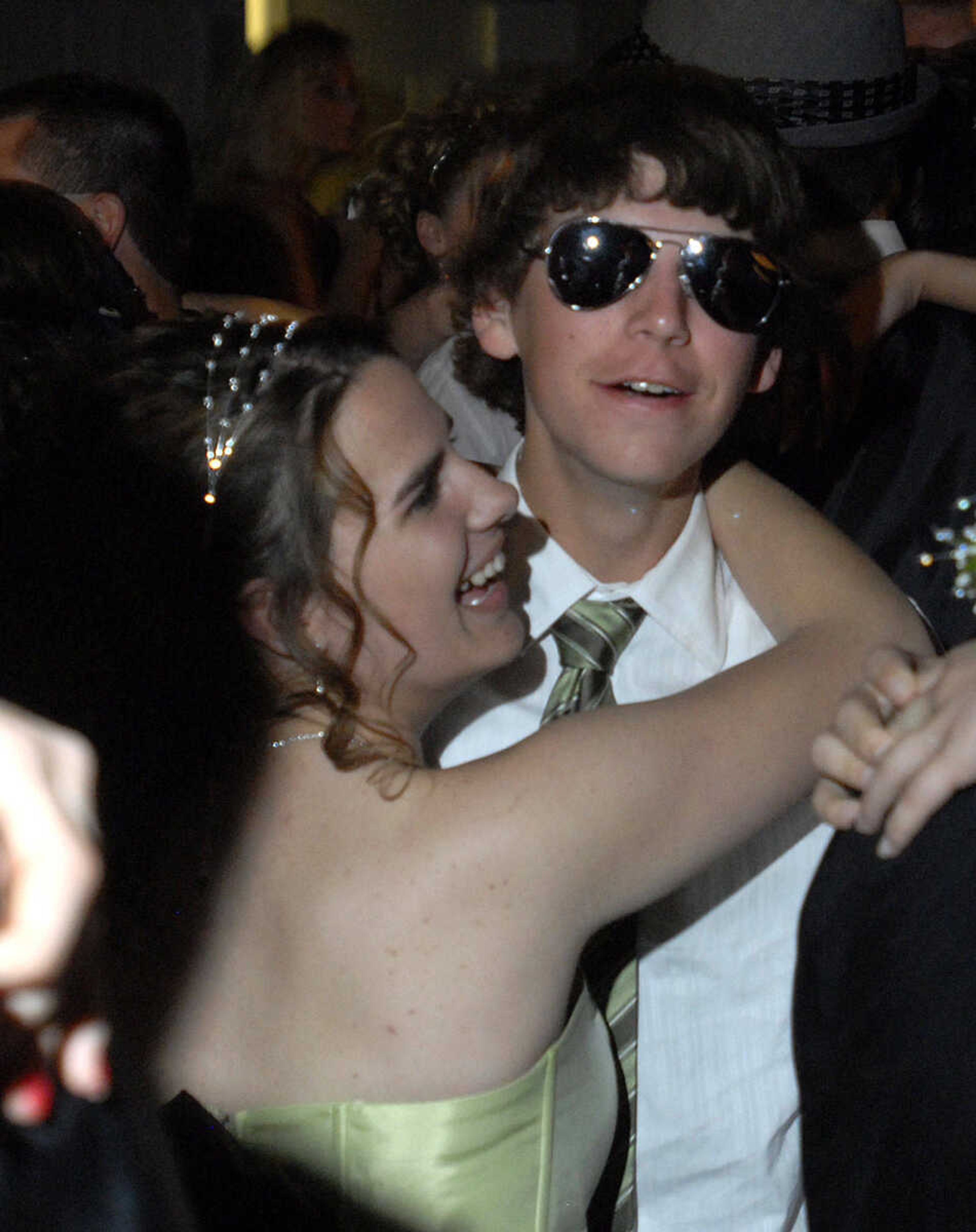 LAURA SIMON~lsimon@semissourian.com
Woodland High School Prom "A Night to Remember" at Dockside the Upper Deck in Cape Girardeau Saturday, April 10, 2010.