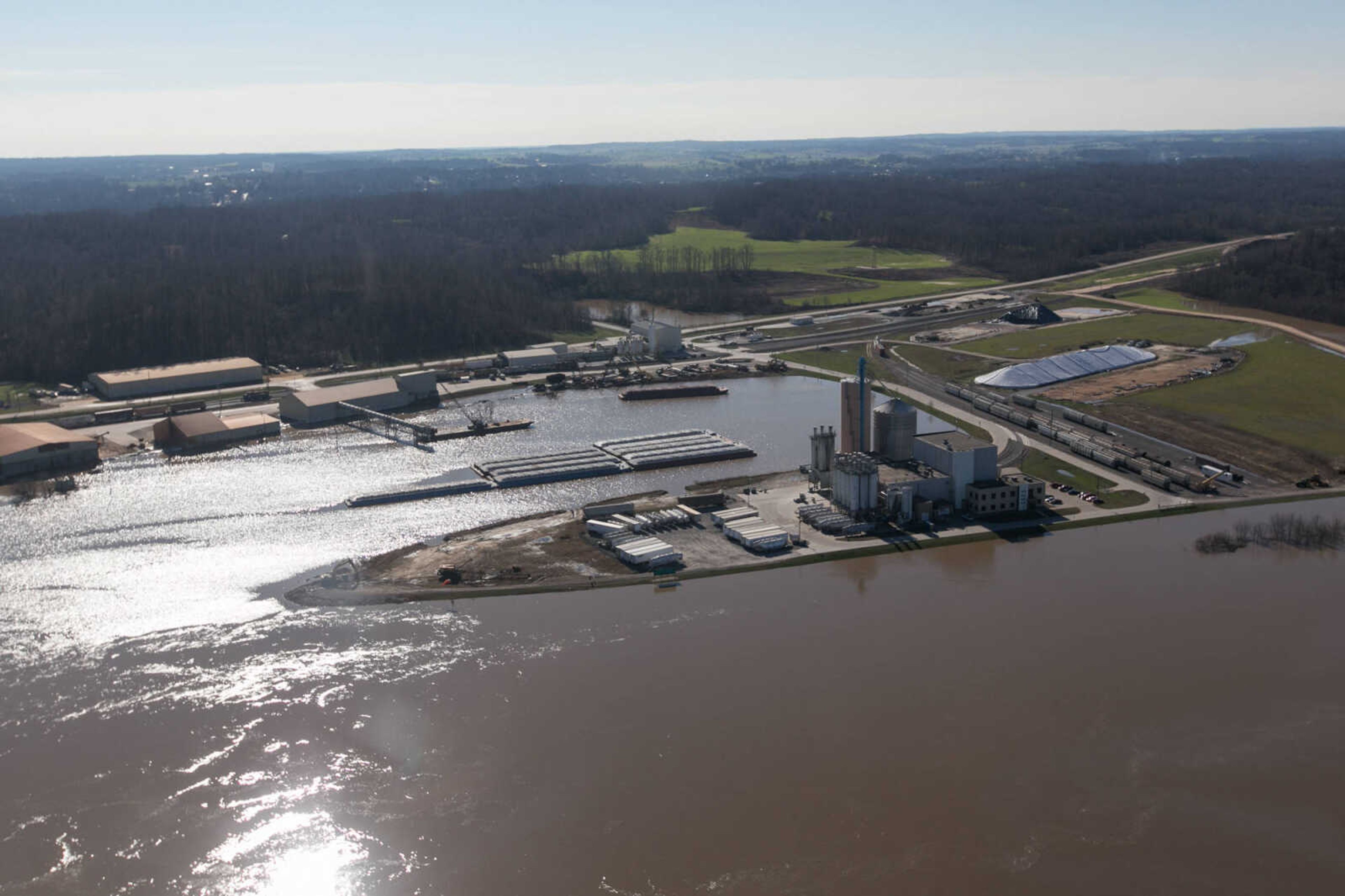 GLENN LANDBERG ~ glandberg@semissourian.com

The Southeast Missouri Regional Port Authority is seen along the banks of the Mississippi River, Saturday, Jan. 2, 2016.