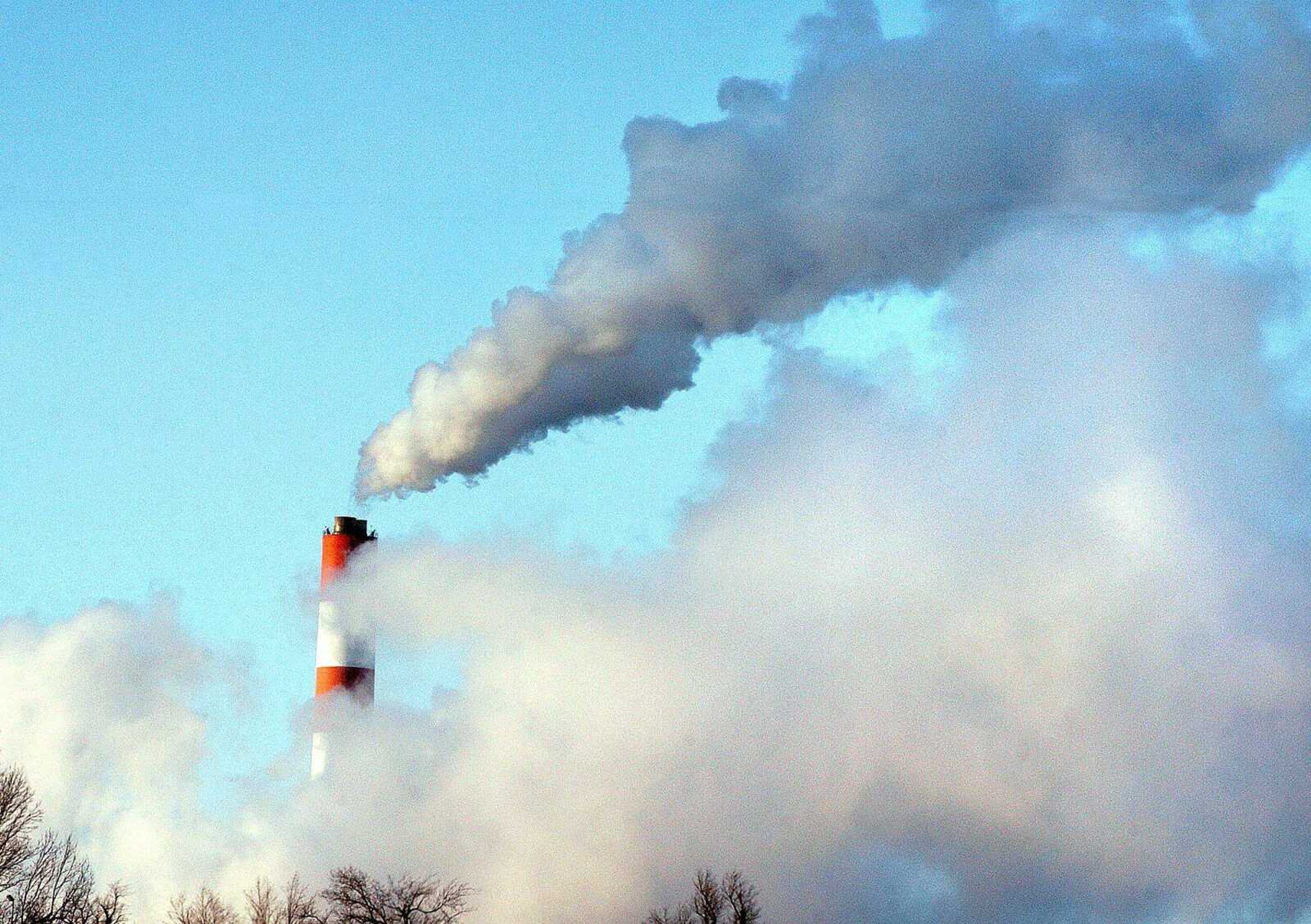 Steam billows out of the Sikeston Board of Municipal Utilities Power Plant on Monday. (Jill Bock ~ Standard Democrat)