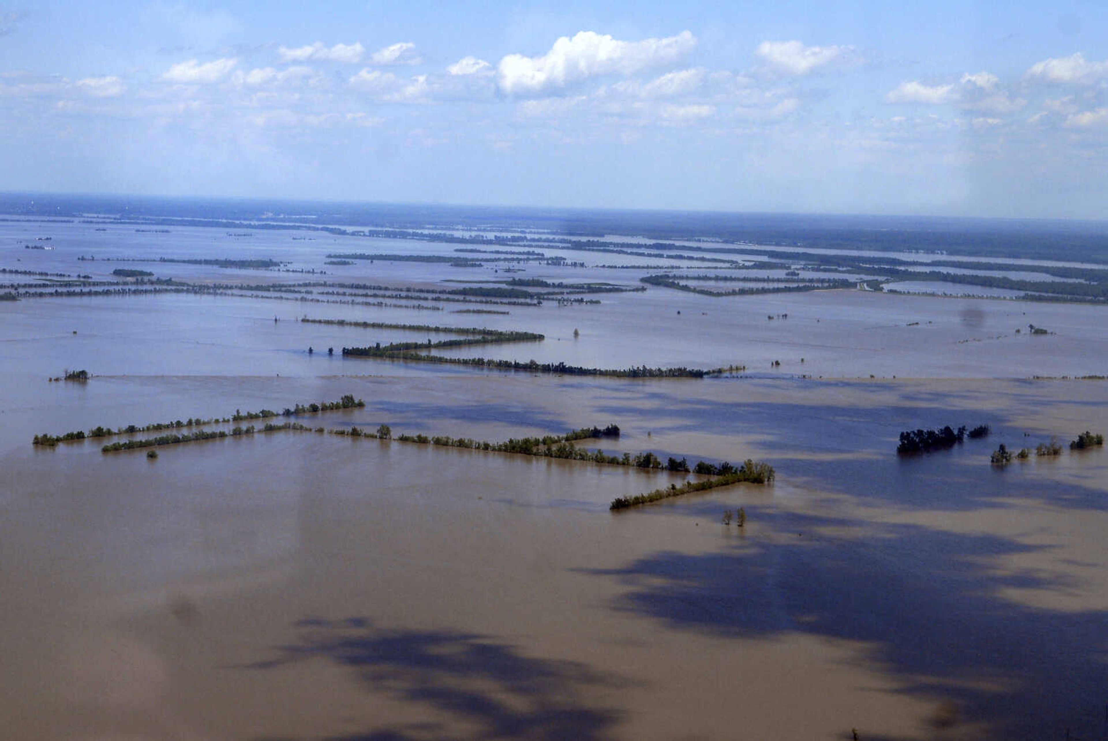 KRISTIN EBERTS ~ keberts@semissourian.com

Flooded farmland in the Birds Point-New Madrid floodway on Tuesday, May 3, 2011.