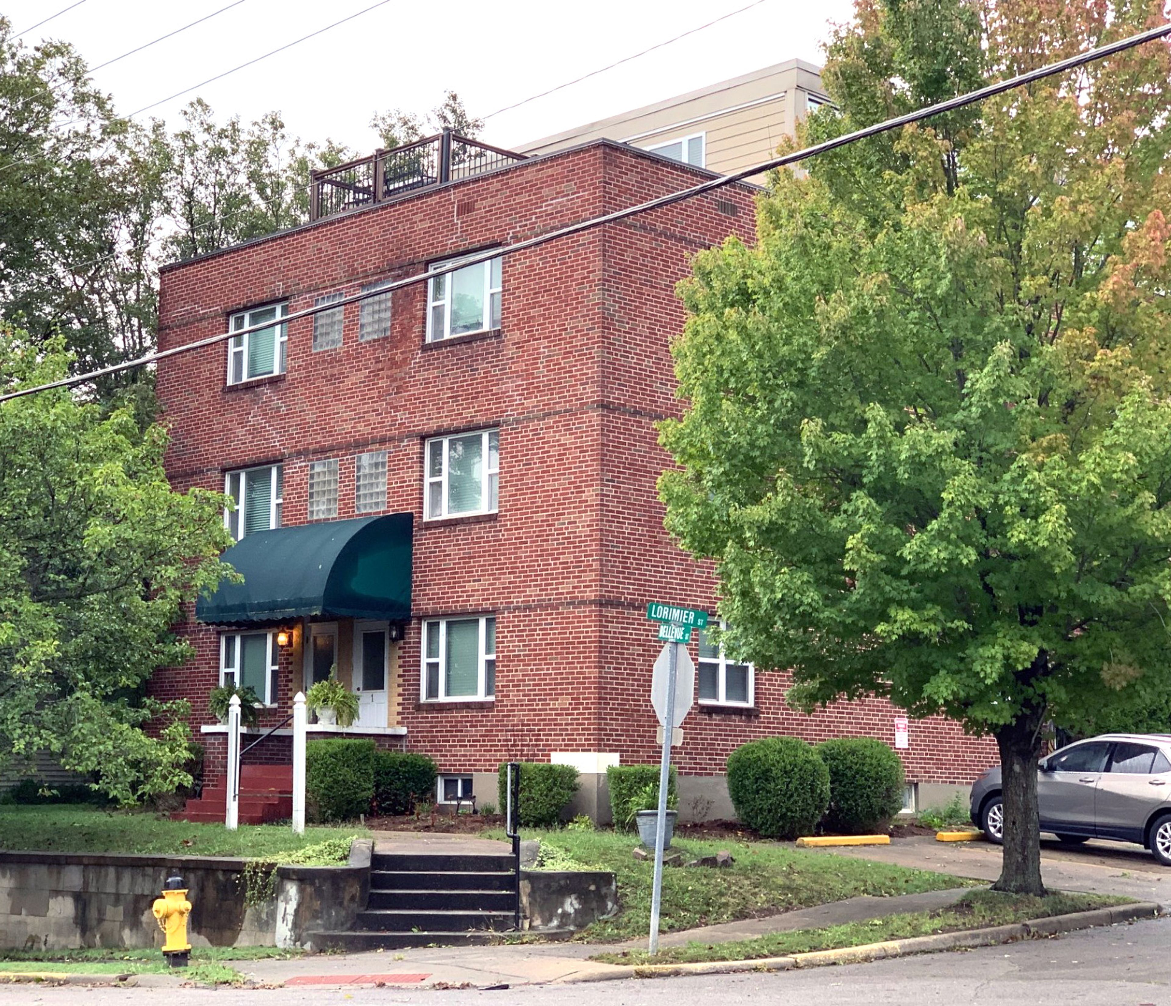 This large apartment house at the northwest corner of Bellevue and Lorimier streets was the site of the first brick home constructed in Cape Girardeau in 1811.