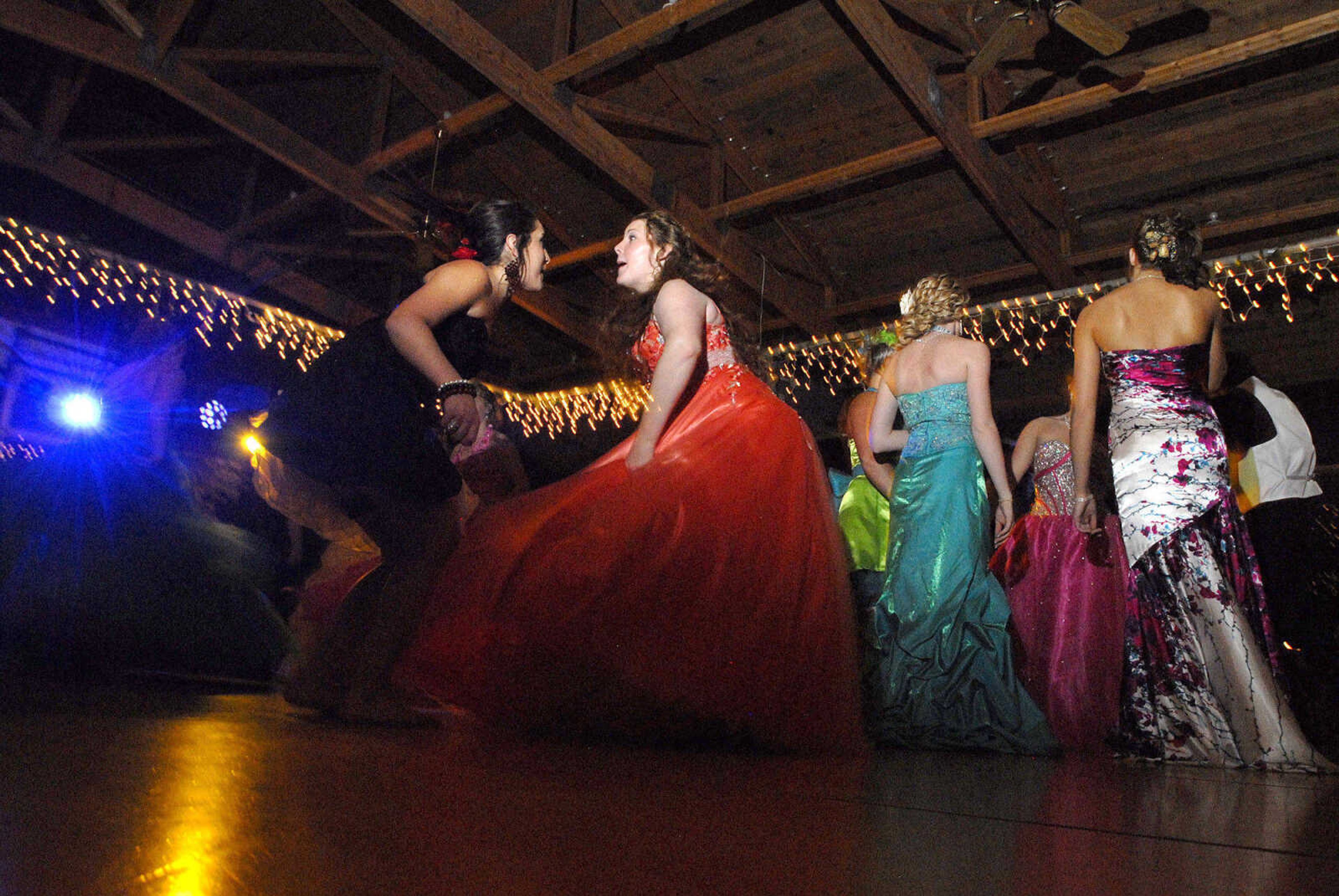 LAURA SIMON~lsimon@semissourian.com
Meadow Heights' prom "A Night to Remember" was held Saturday, April 30, 2011 at Deerfield Lodge.