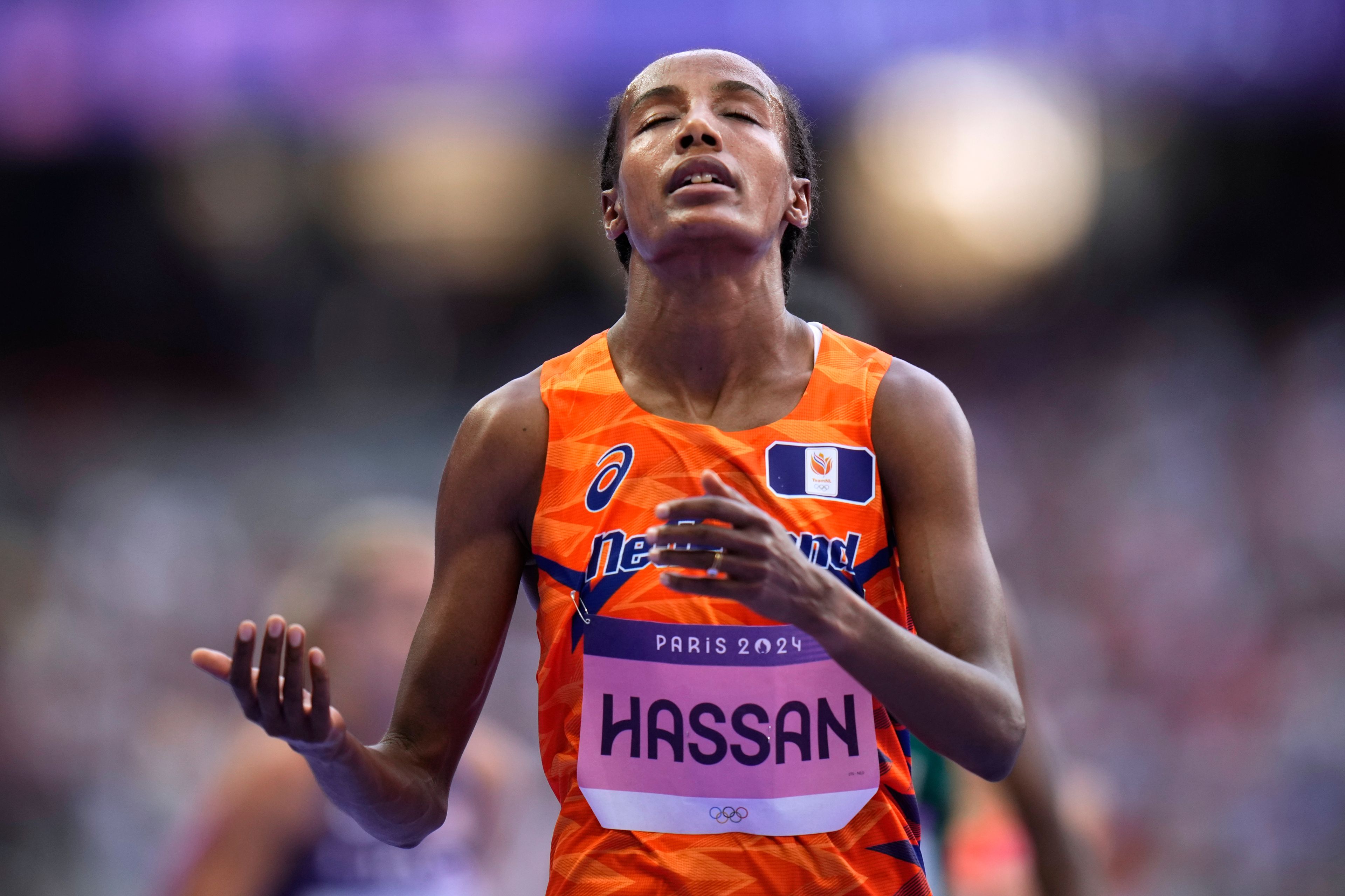 Women's Olympic marathon in Paris records a 1st by running last instea... Women's Olympic marathon in Paris records a 1st by running last instea...