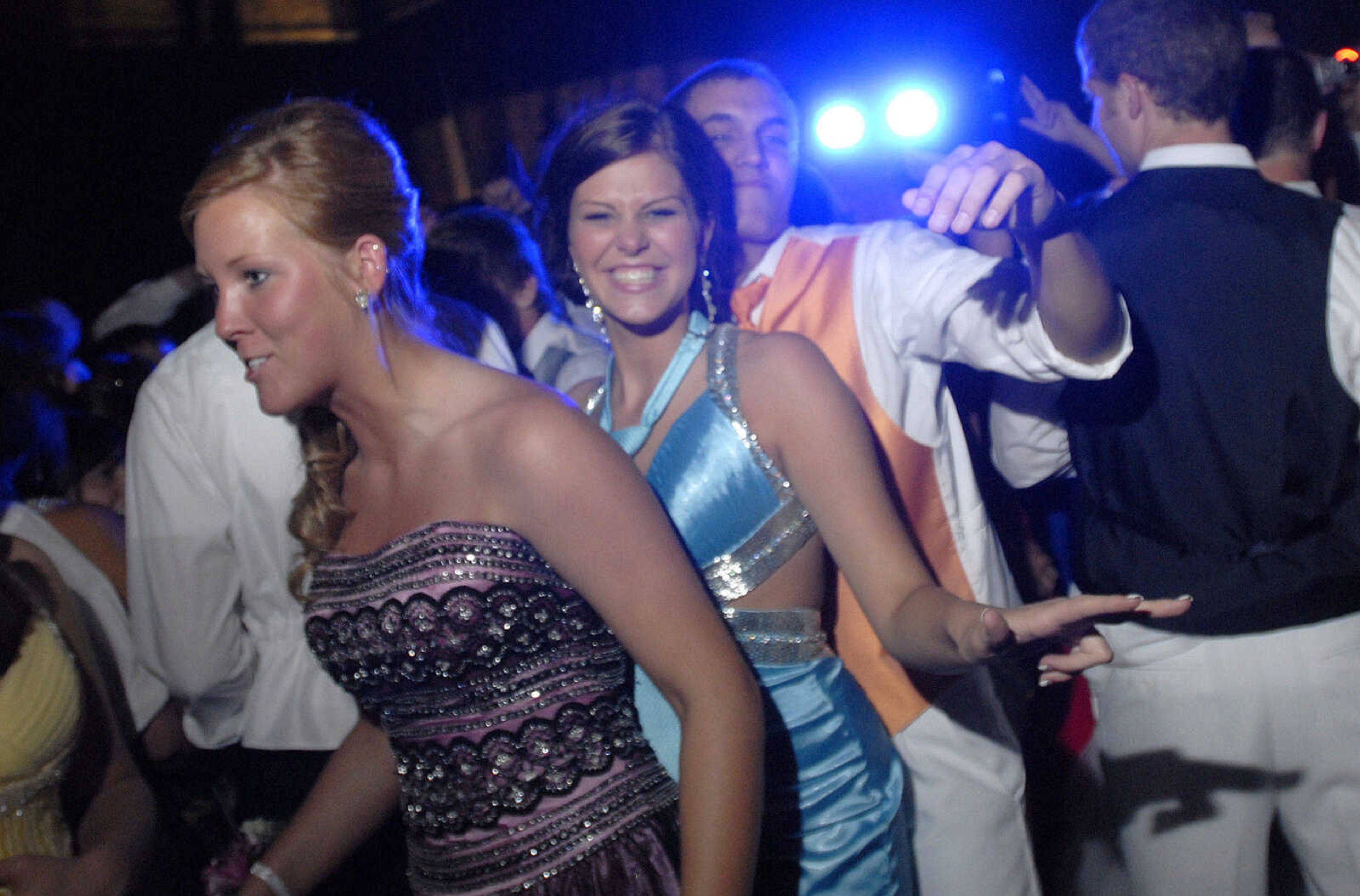 LAURA SIMON~lsimon@semissourian.com
Jackson High School Prom Saturday, May 8, 2010.