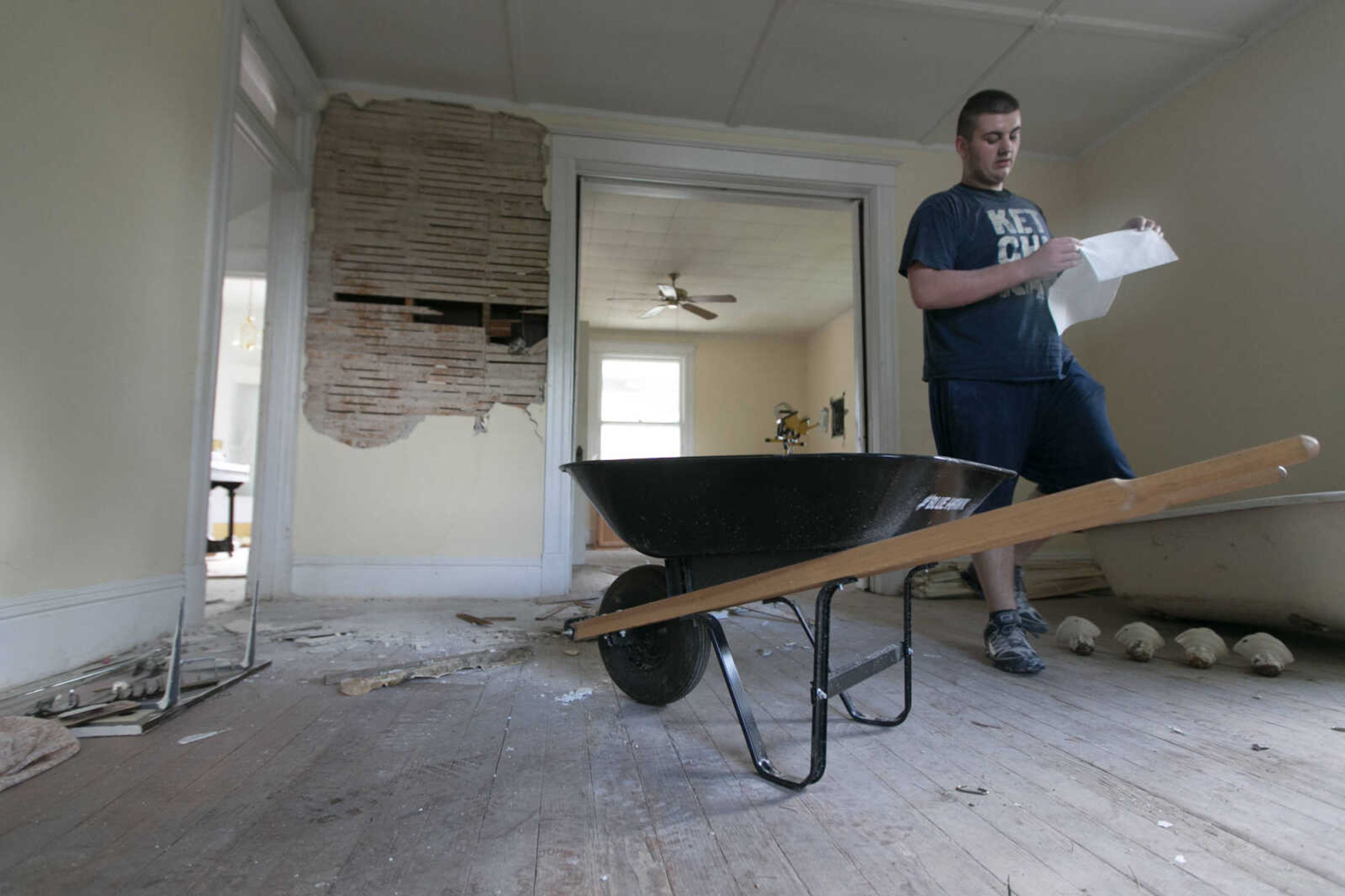 GLENN LANDBERG ~ glandberg@semissourian.com


Ballas Schoen walks through a room of the house donated to the Student Veterans Organization at Southeast Missouri State University, Saturday, June 20, 2015 in Cape Girardeau.