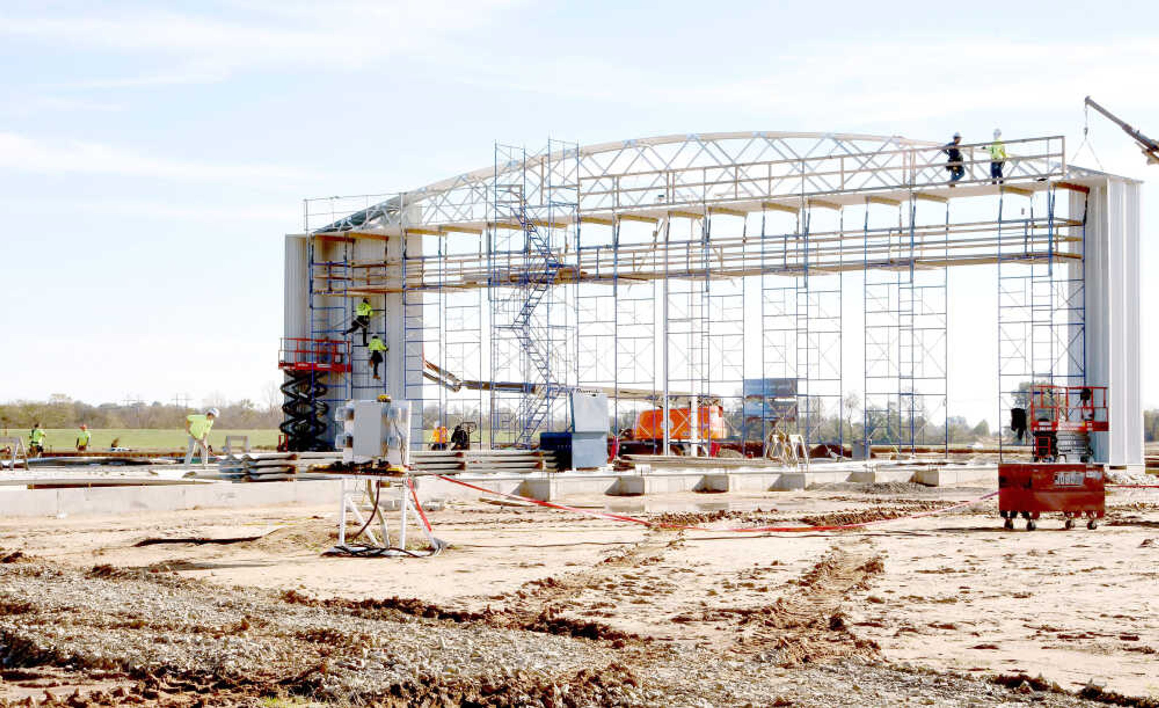 Construction of Beck’s new soybean processing facility in New Madrid is underway, the retail seed company announced Wednesday, Nov. 13. The state-of-the-art facility will help meet the growing demand for soybeans in the Mid-South region, expanding opportunities for local farmers and strengthening Beck’s commitment to serving the agricultural community.