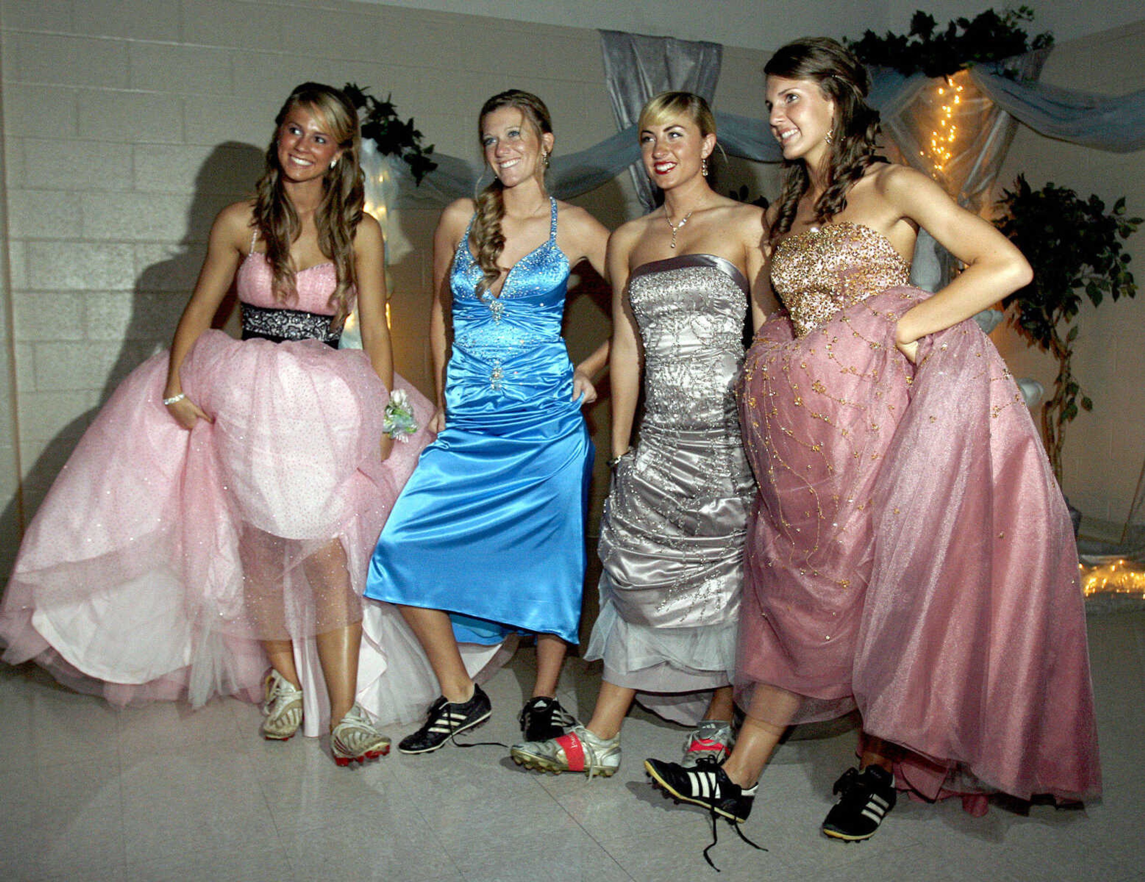 ELIZABETH DODD ~ edodd@semissourian.com
Photos from the 2009 Jackson High School Prom May 9 at the Osage Center.