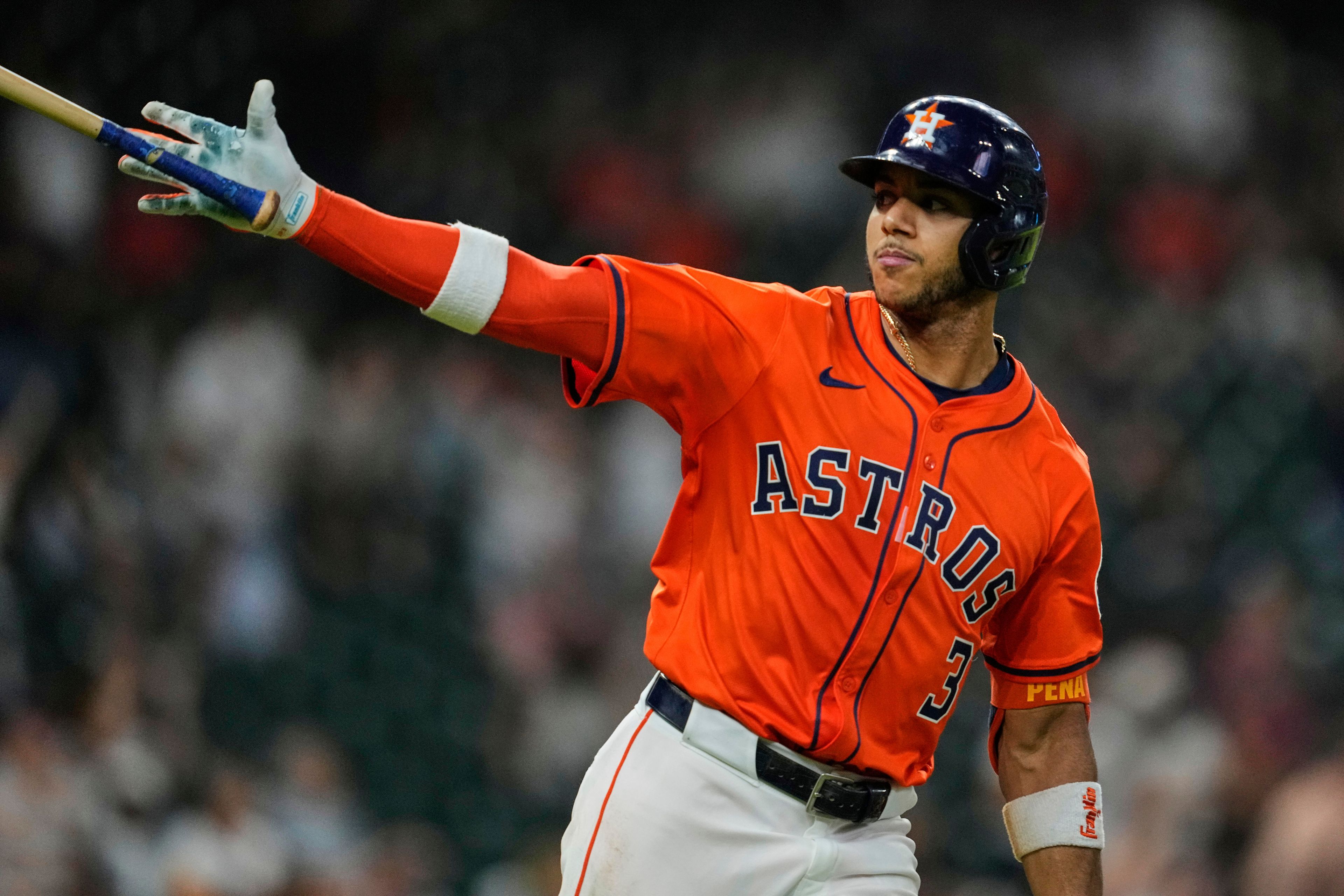 Isaac Paredes homers in bottom of 9th inning to lift Astros to 2-1 win over Royals
