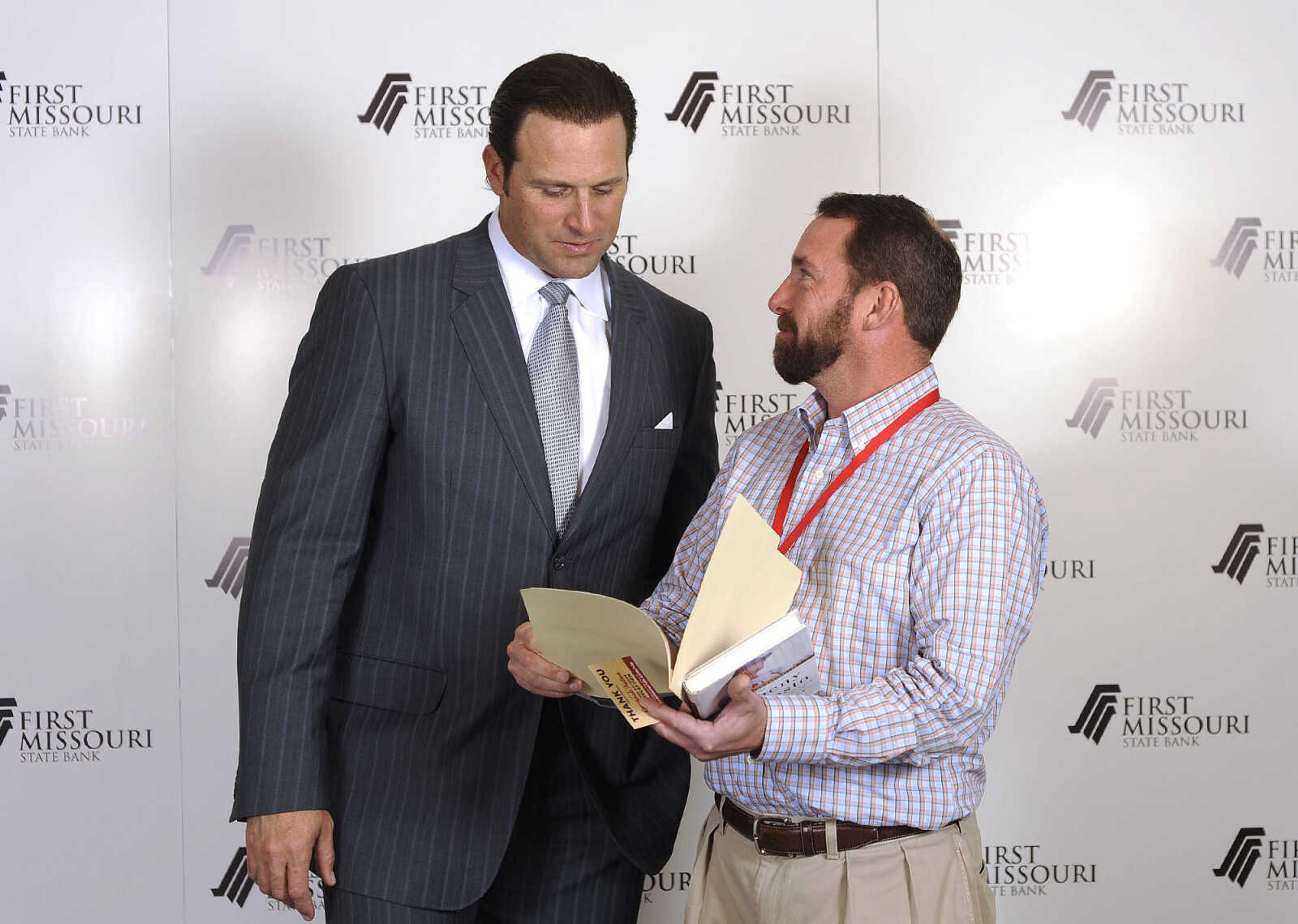 LAURA SIMON ~ lsimon@semissourian.com

Mike Matheny, manager of the St. Louis Cardinals, poses with fans during a VIP reception, Wednesday, Dec. 2, 2015, at Southeast Missouri State University's River Campus. "The State of Cardinals Nation" was presented by First Missouri State Bank.