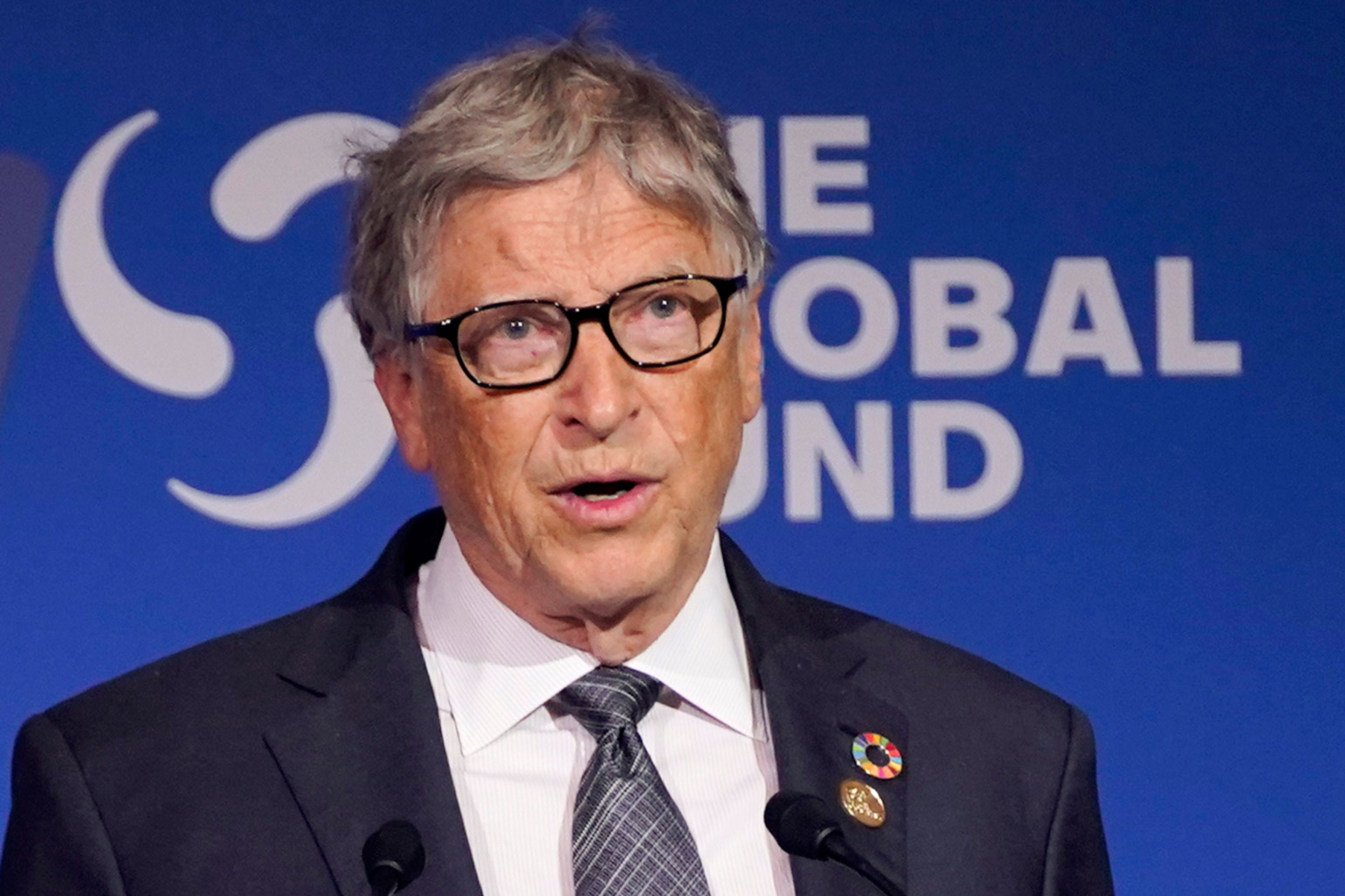 Bill Gates pledges his remaining fortune to the Gates Foundation, which will close in 20 years