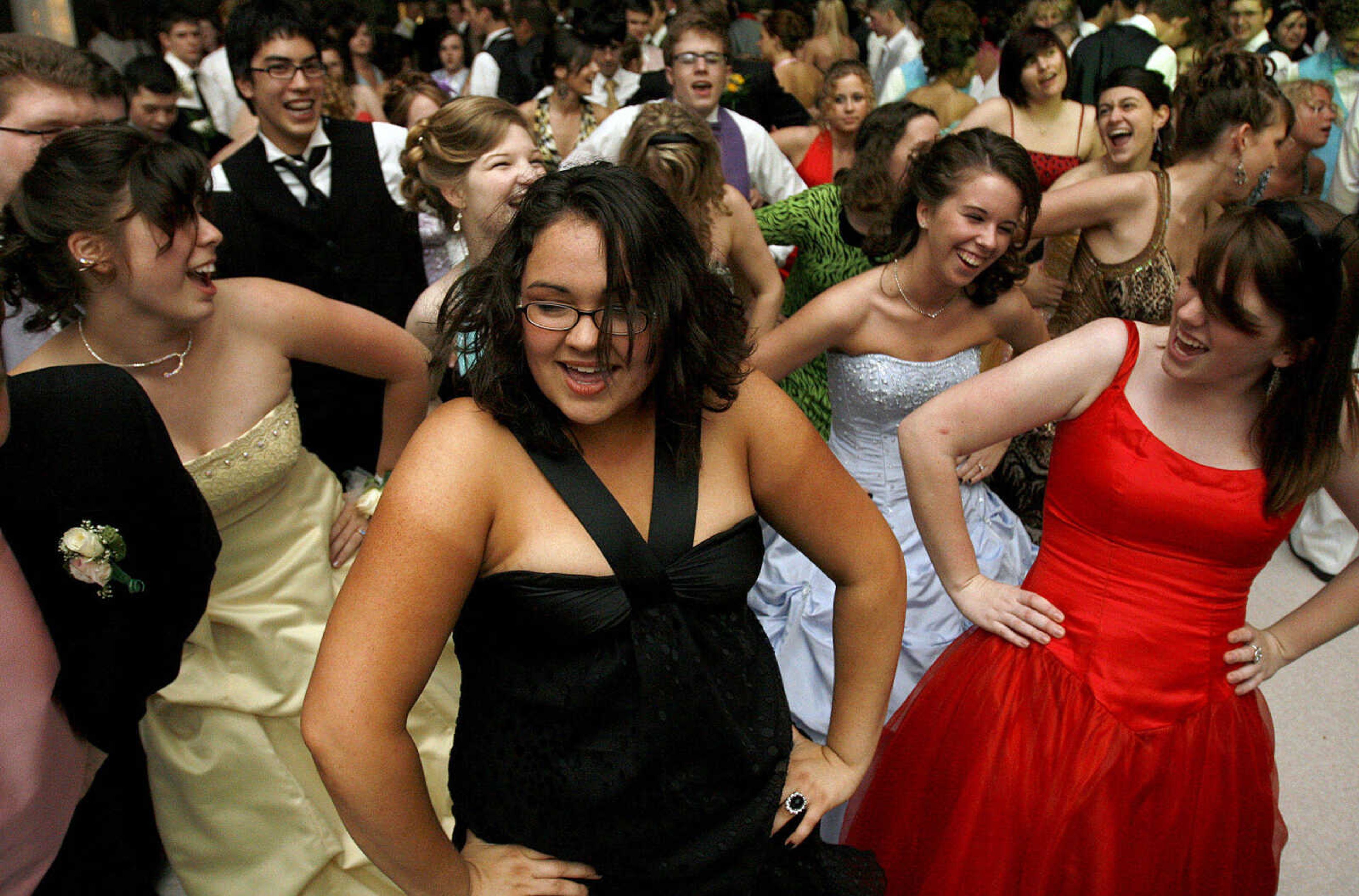 ELIZABETH DODD ~ edodd@semissourian.com
Photos from the 2009 Jackson High School Prom May 9 at the Osage Center.