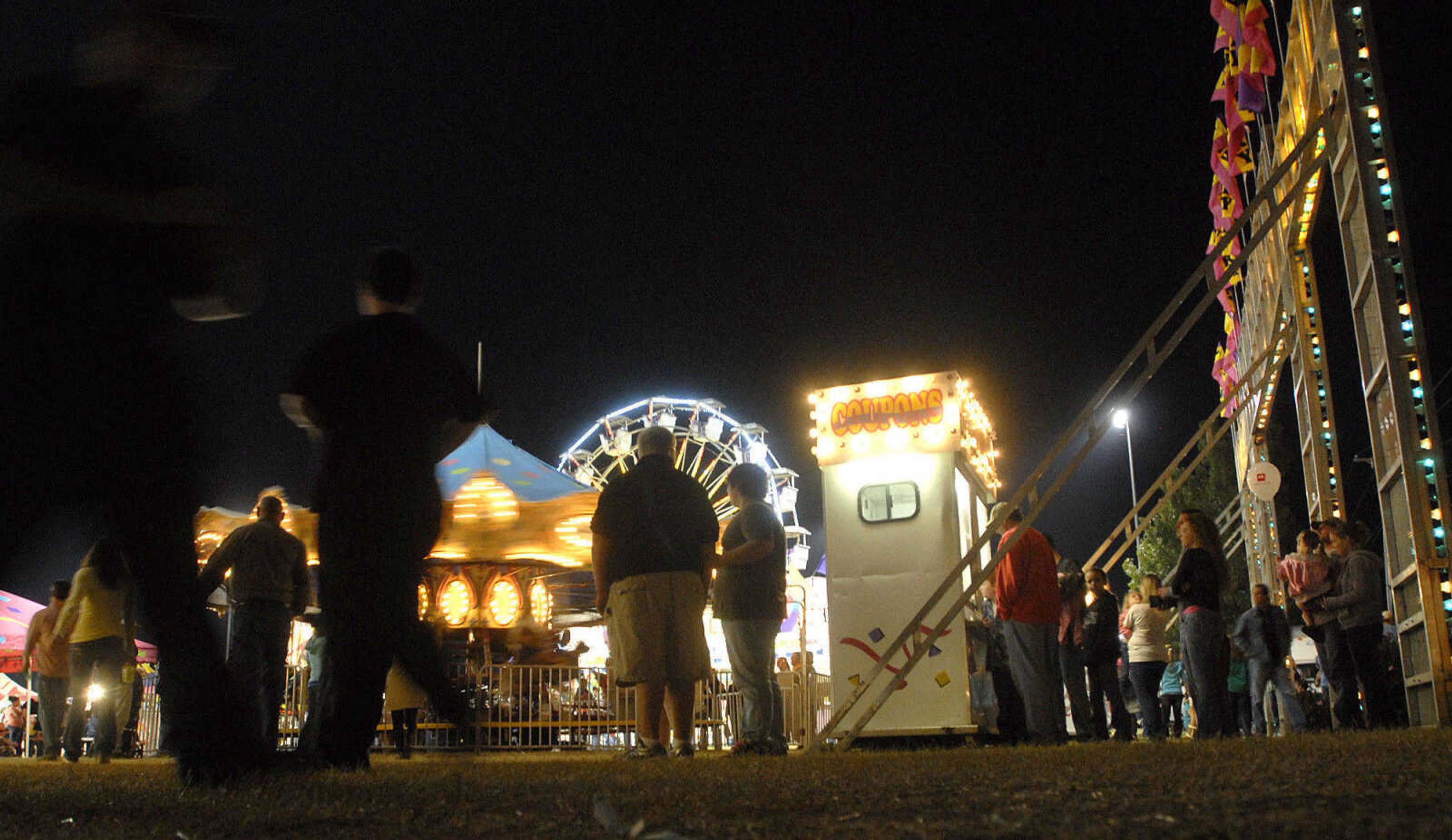 LAURA SIMON ~ lsimon@semissourian.com
People came out Saturday, September 17, 2011 for  the final day of the SEMO District Fair at Arena Park in Cape Girardeau.