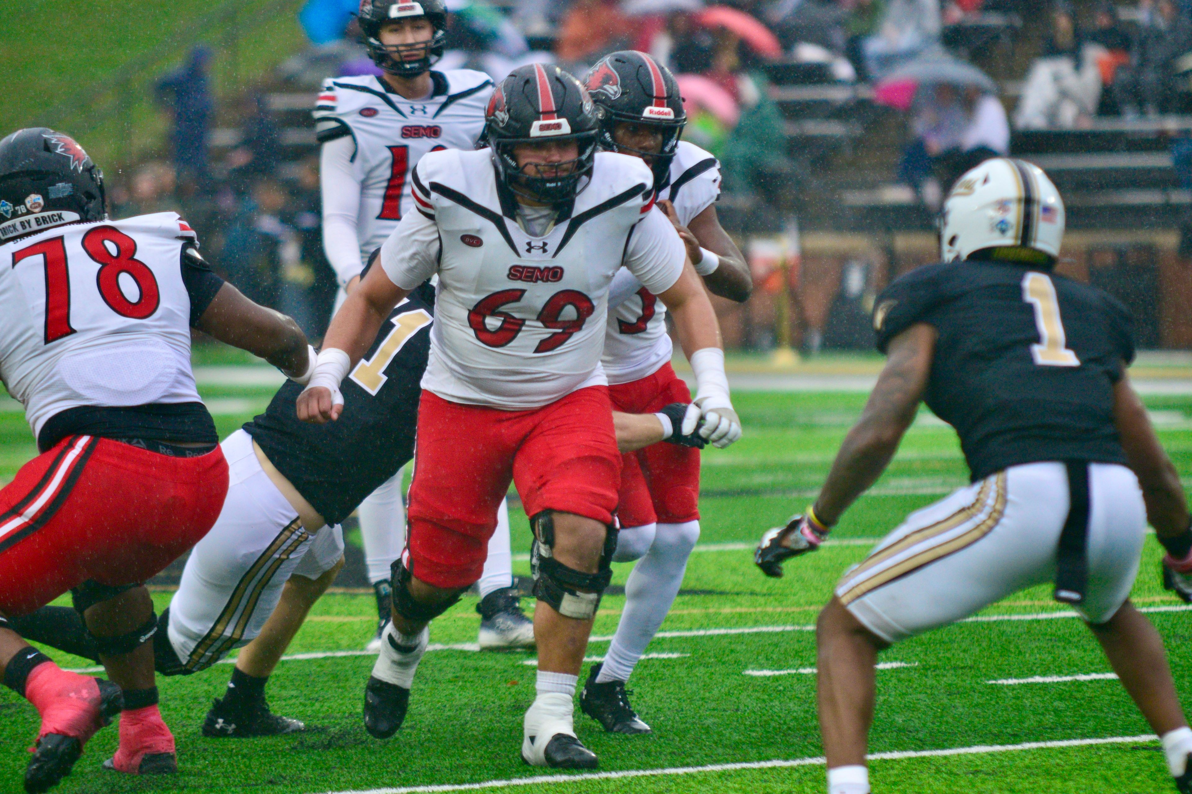 SEMO center Kobe Sixkiller runs to block a Lindenwood on Saturday, Nov. 9, in St. Charles. 