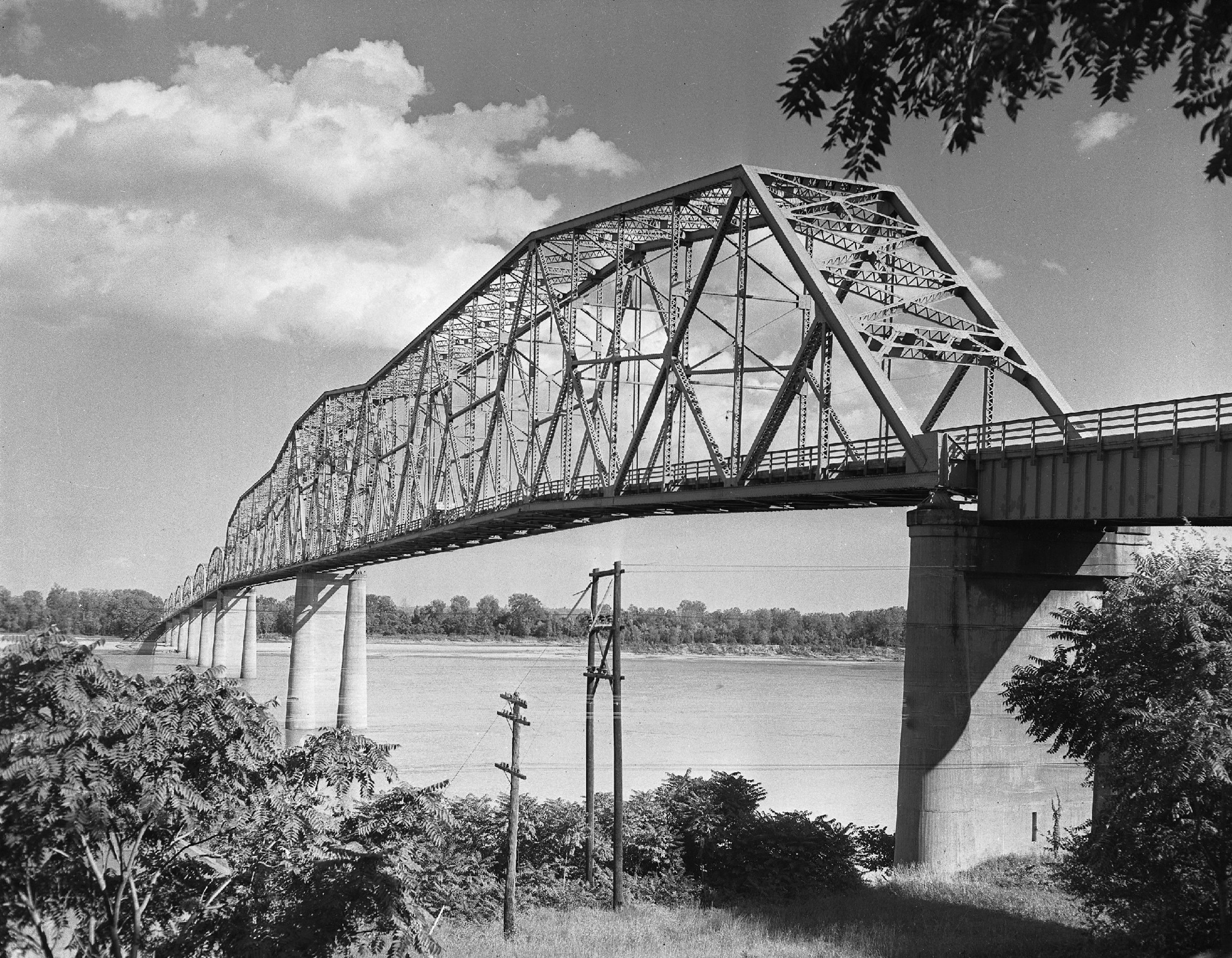 An exhibit at River Heritage Museum will focus on the construction of the old Mississippi River Bridge at Cape Girardeau. 

