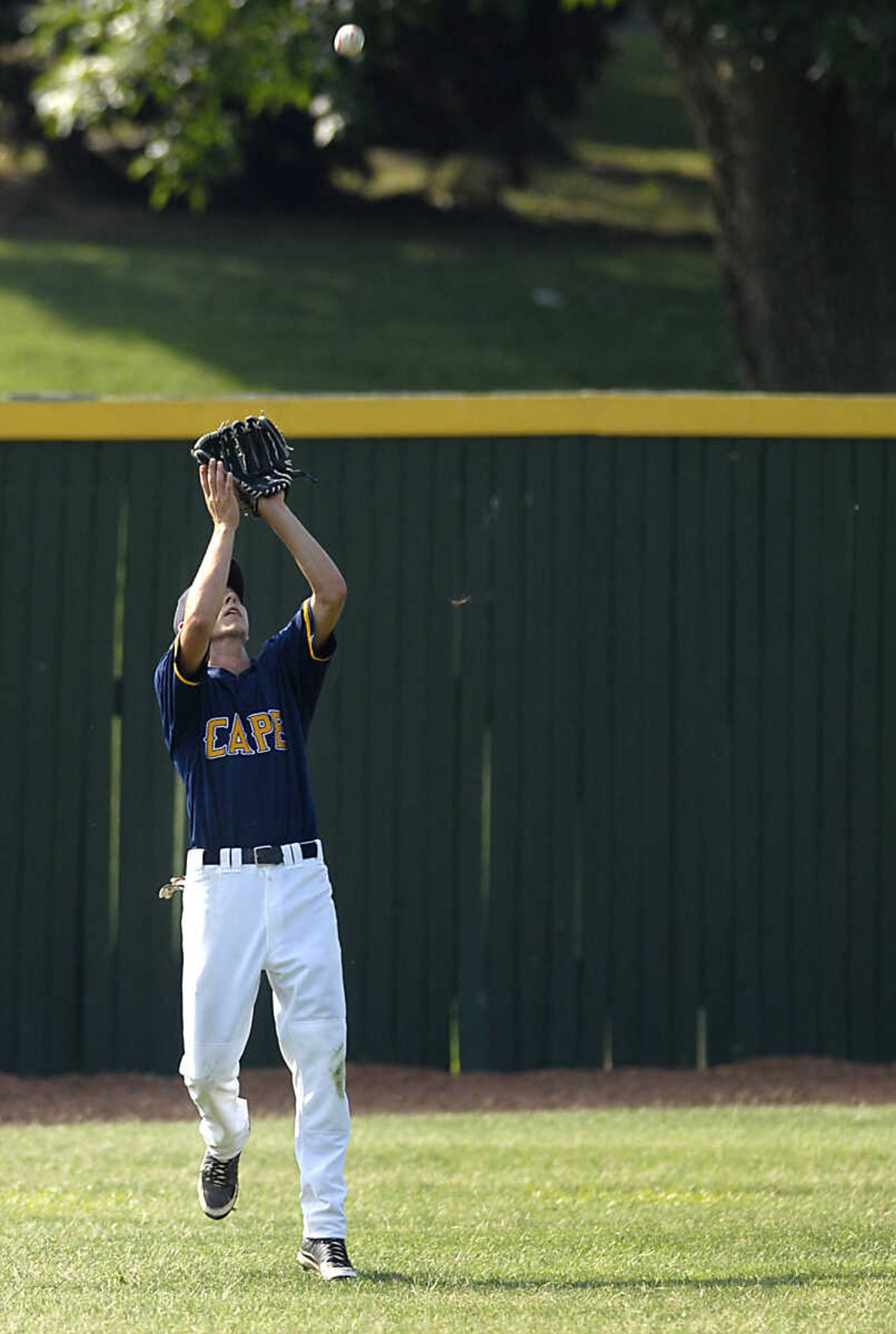 KIT DOYLE ~ kdoyle@semissourian.com
Cape Legion left fielder Levi Felter sets up under a fly ball Monday, July 13, 2009, at Capaha Field.