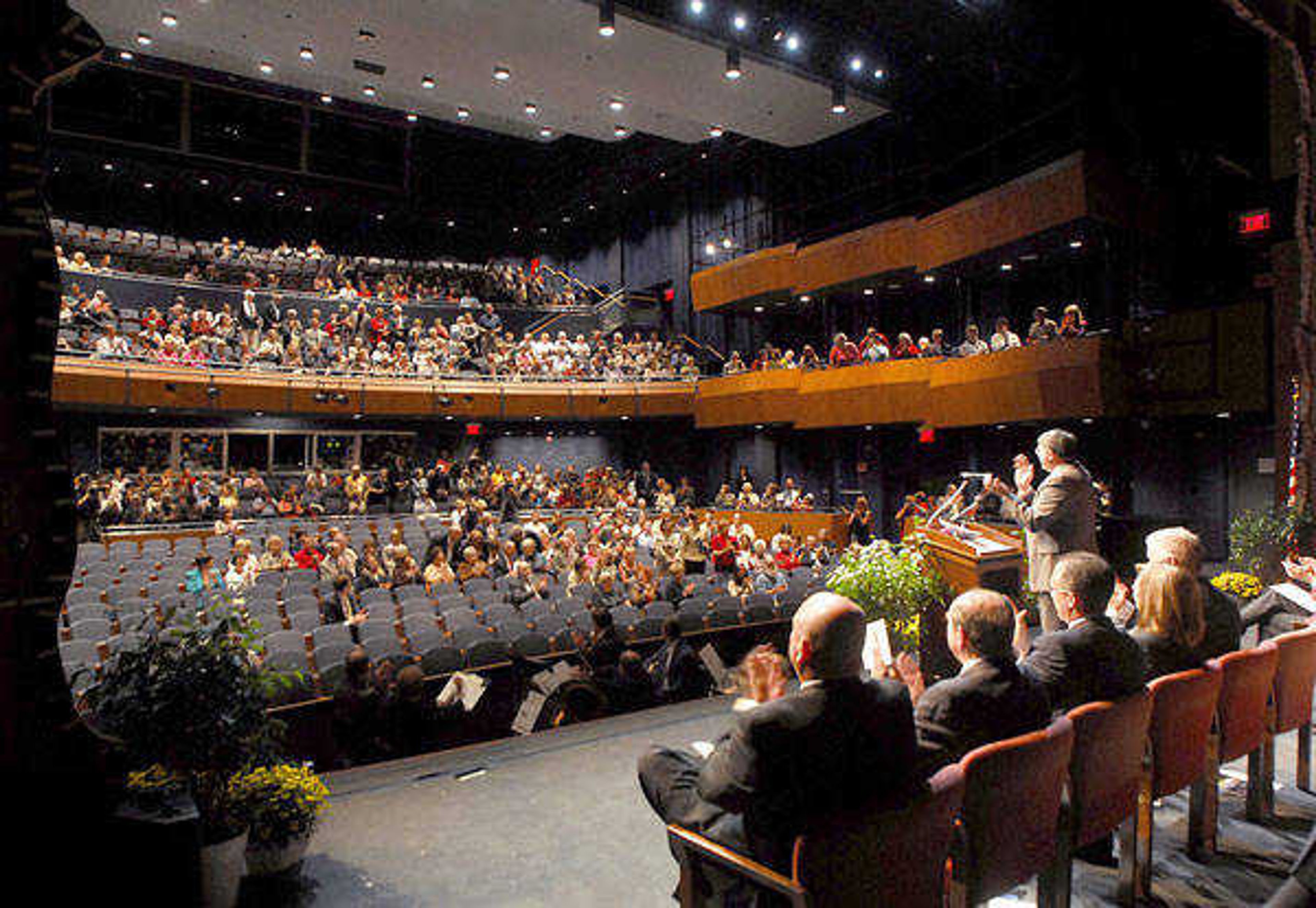 Dr. Ken Dobbins led the applause for people in the audience of Bedell Performance Hall who helped make the River Campus a reality.