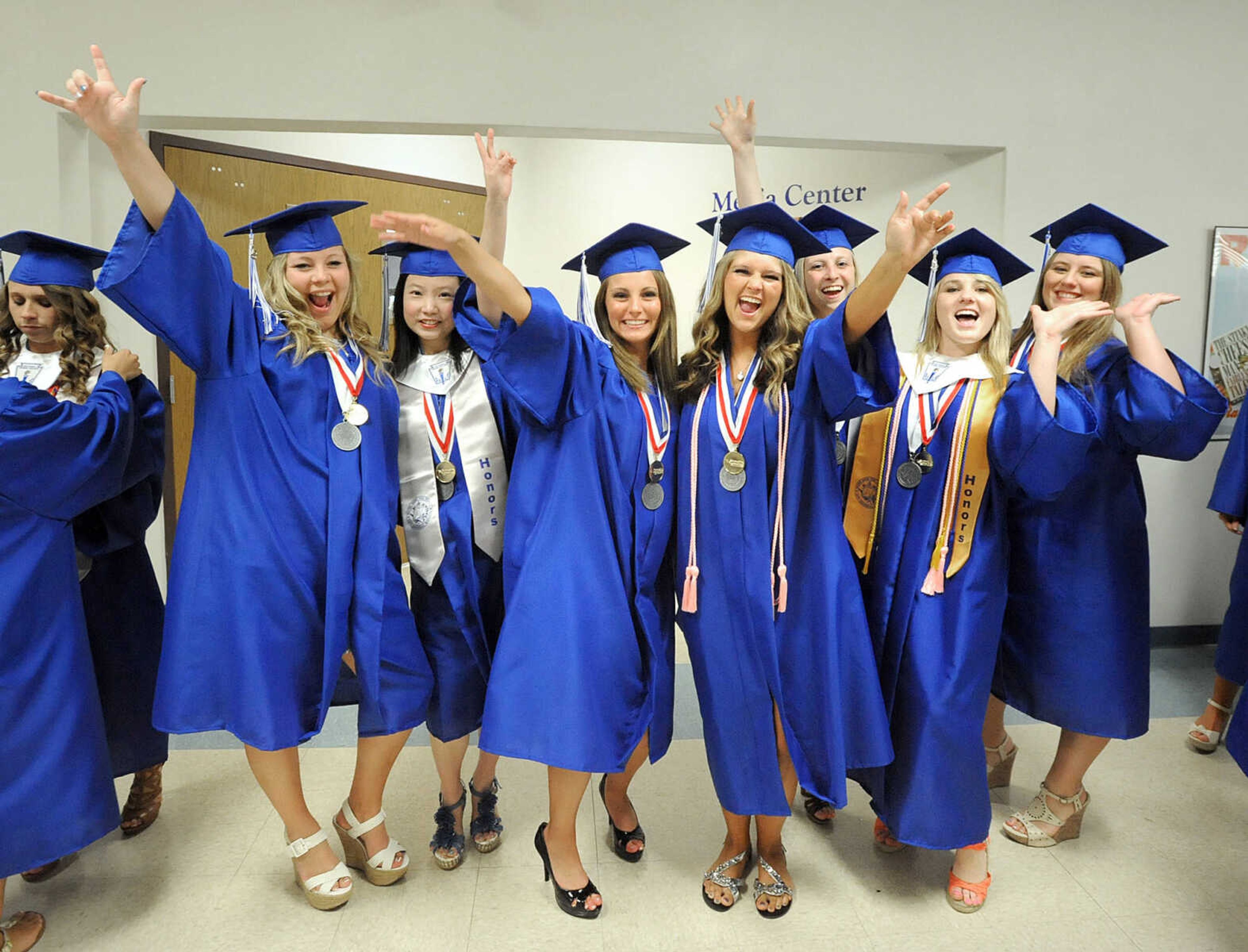 LAURA SIMON ~ lsimon@semissourian.com

Notre Dame Regional High School graduates pose for a photo, Sunday, May 19, 2013.