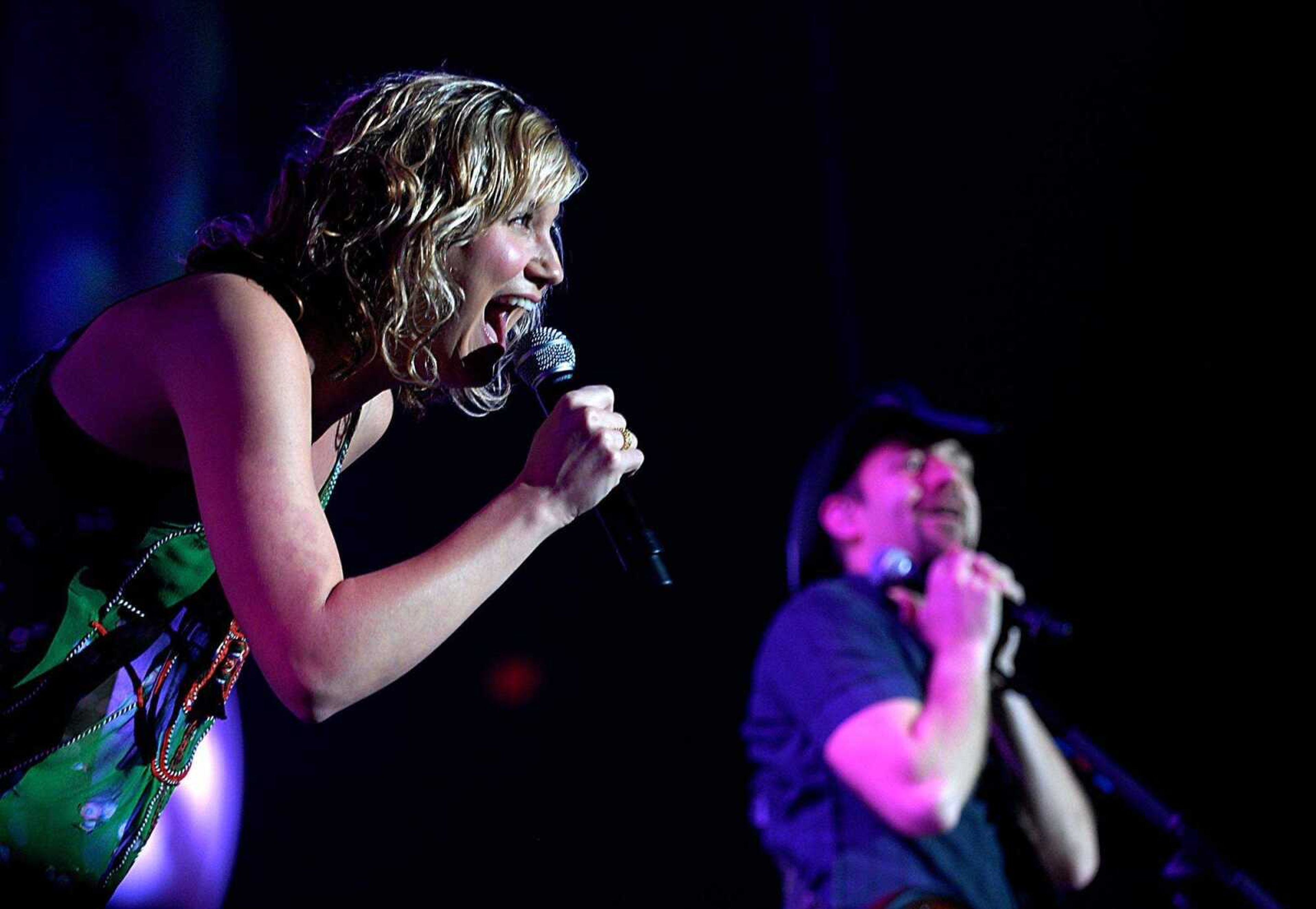 AARON EISENHAUER ~ aeisenhauer@semissourian.com
Jennifer Nettles and Kristian Bush, the duo known as Sugarland, perform for fans packed into the Show Me Center.