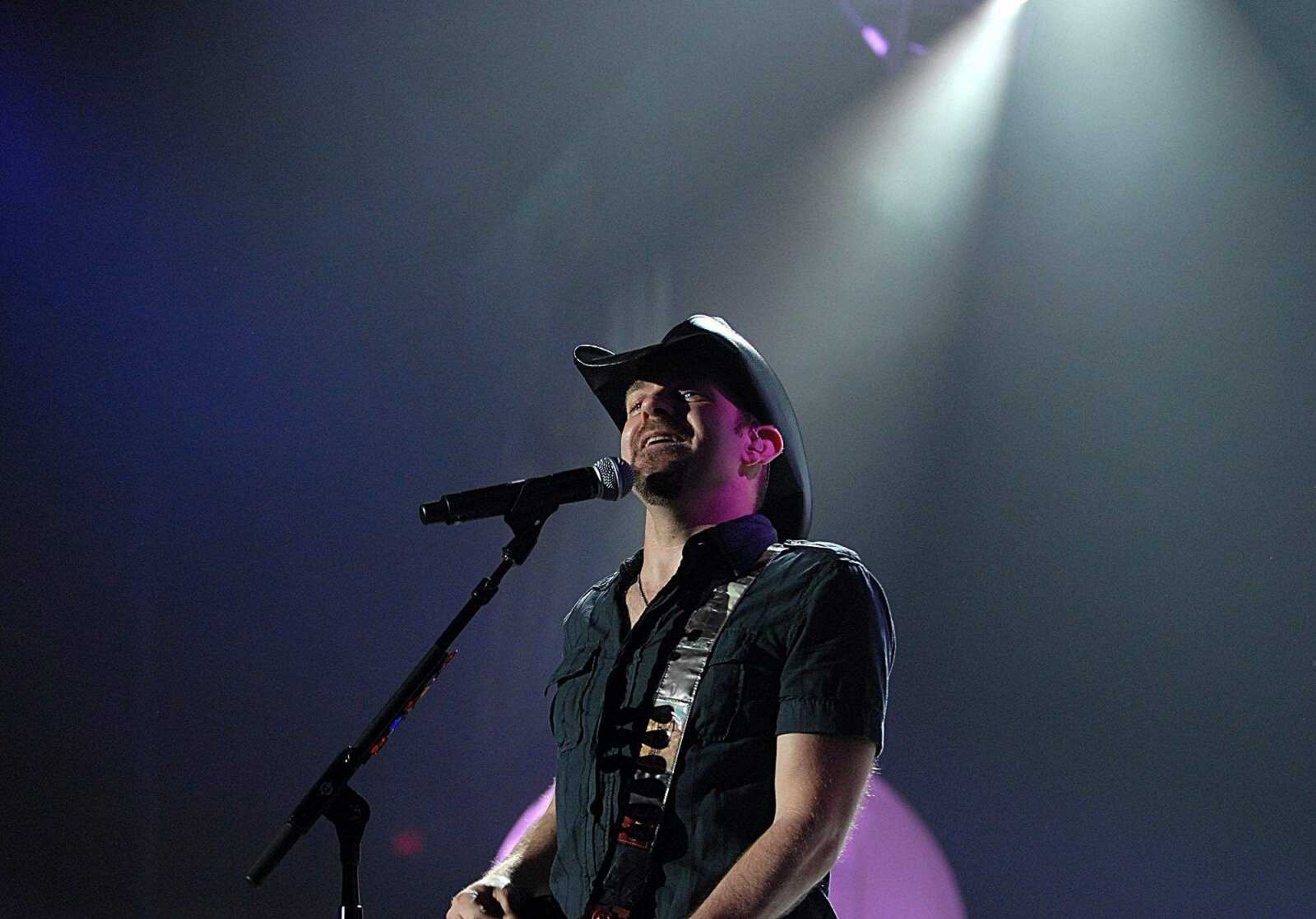 AARON EISENHAUER ~ aeisenhauer@semissourian.com
Kristian Bush of Sugarland performs.