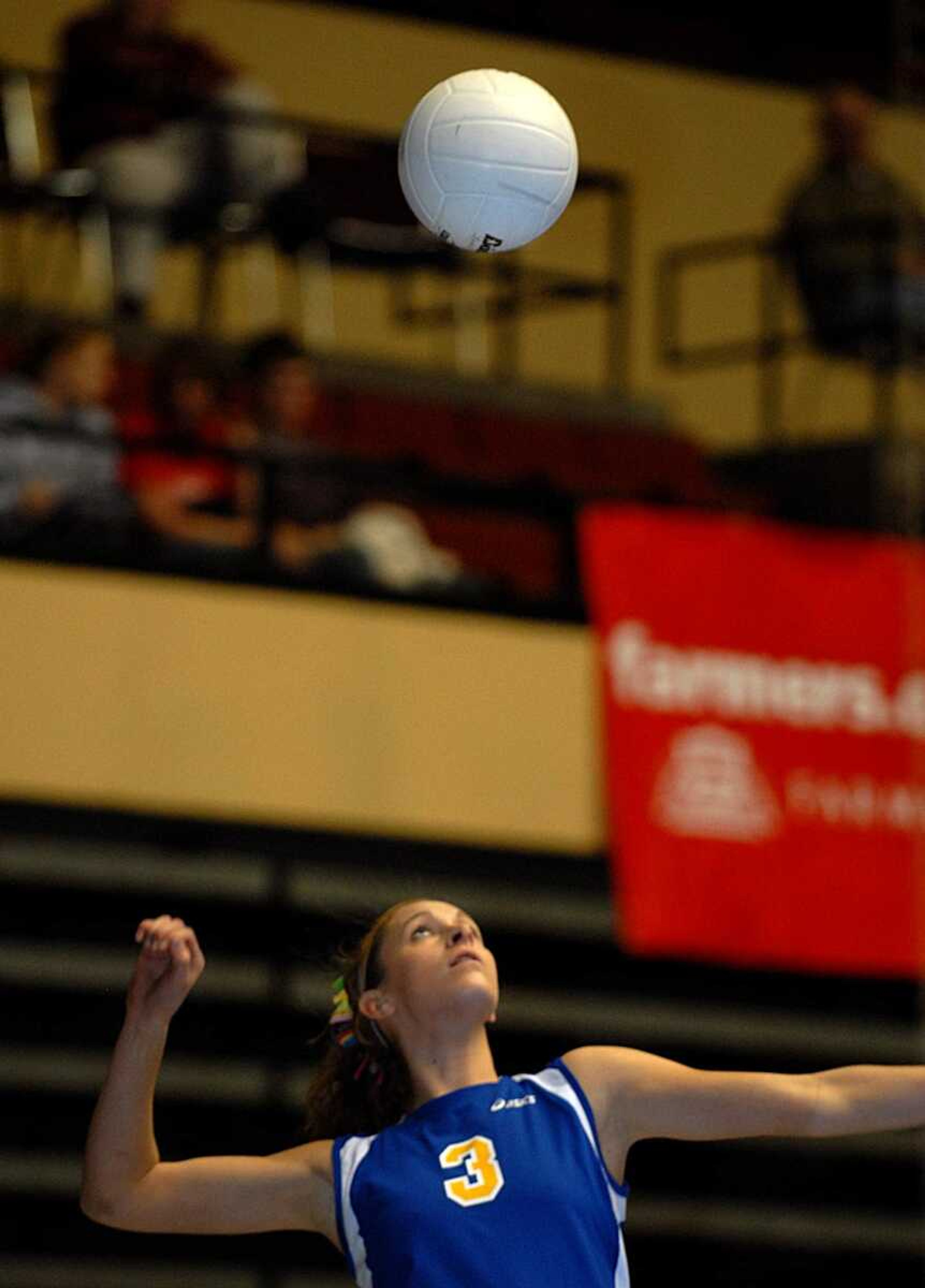 AARON EISENHAUER ~ aeisenhauer@semissourian.com
Stephanie Essner serves the ball during the first game against Hermann.