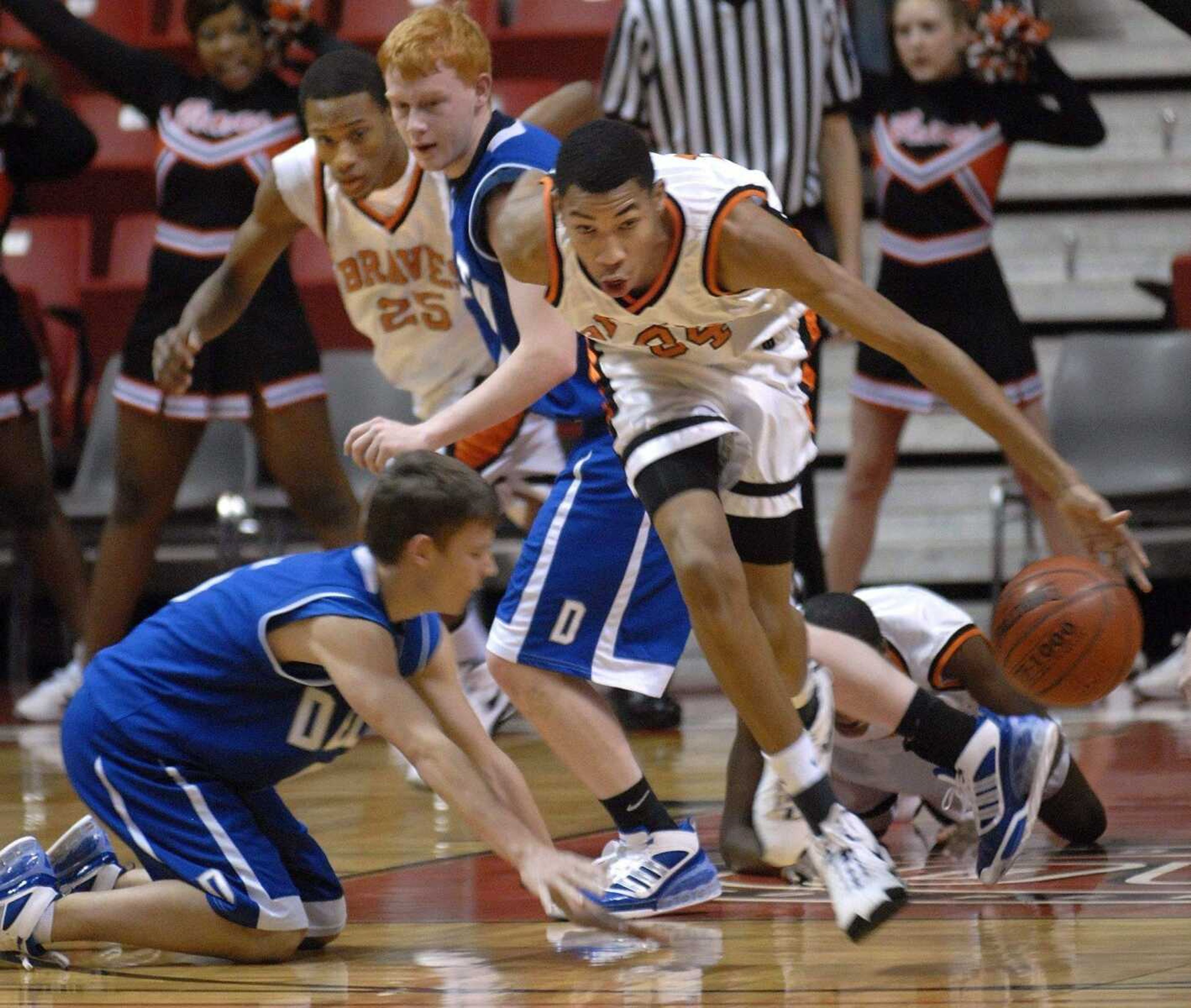 FRED LYNCH ~ flynch@semissourian.com<br>Scott County Central sophomore Otto Porter helped the Braves to the Southeast Missourian Christmas tournatitle. Scott County is 13-1 and ranked No. 2 in Class 1.