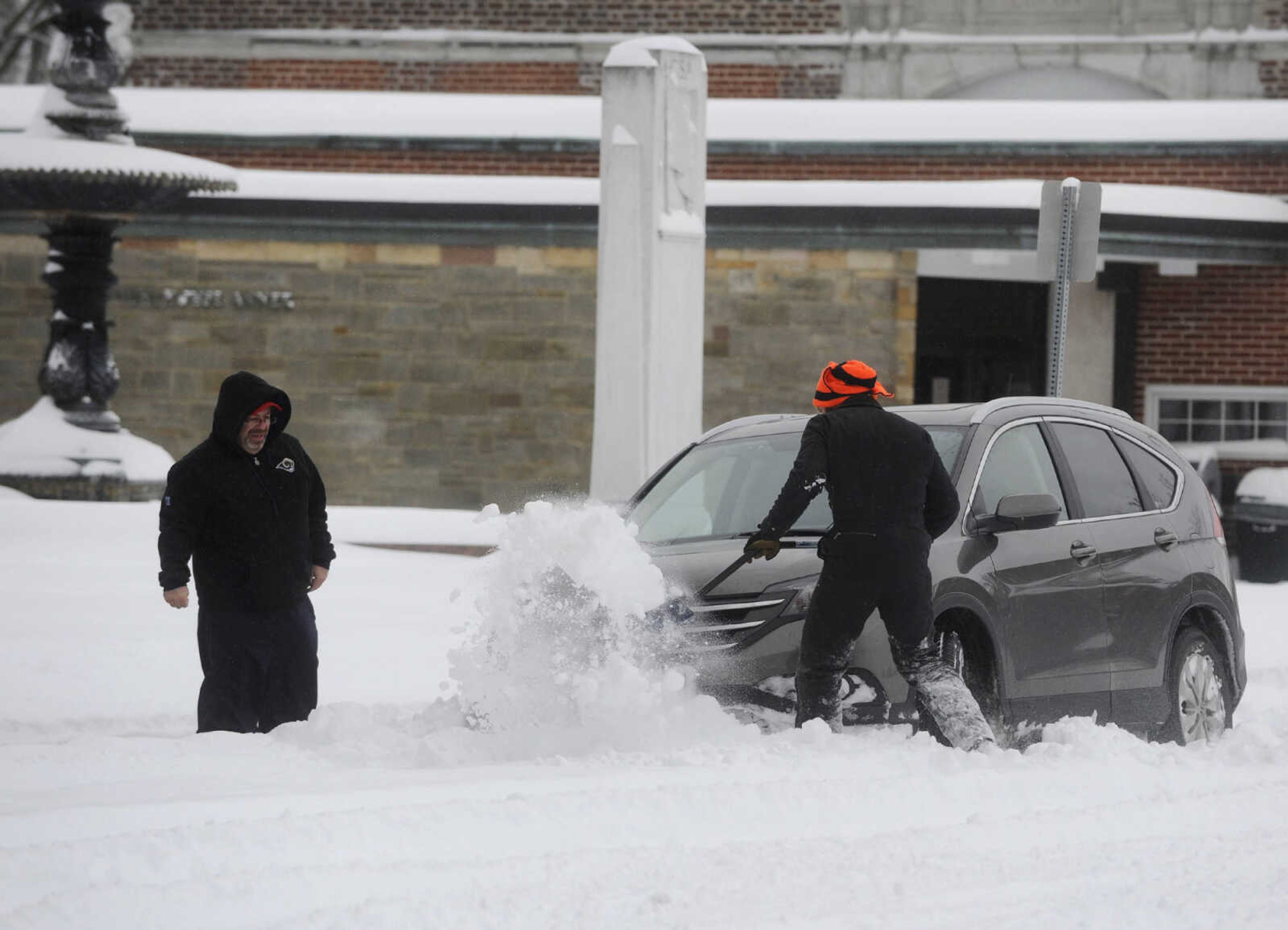 LAURA SIMON ~ lsimon@semissourian.com

Motorists brave the snow covered roads, Monday, Feb. 16, 2015, in Cape Girardeau.